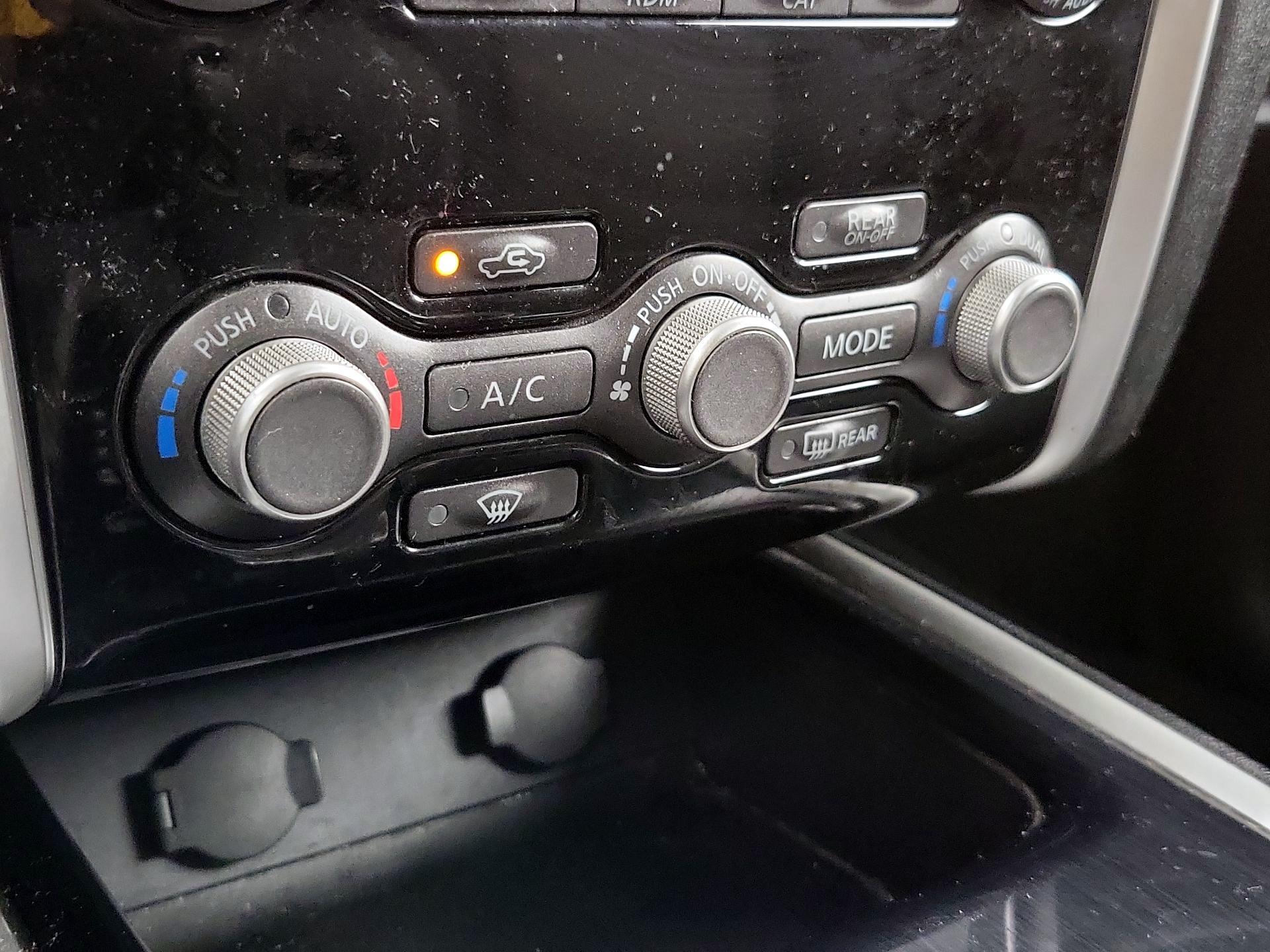 Thumbnail: 2017 Nissan Pathfinder - 16