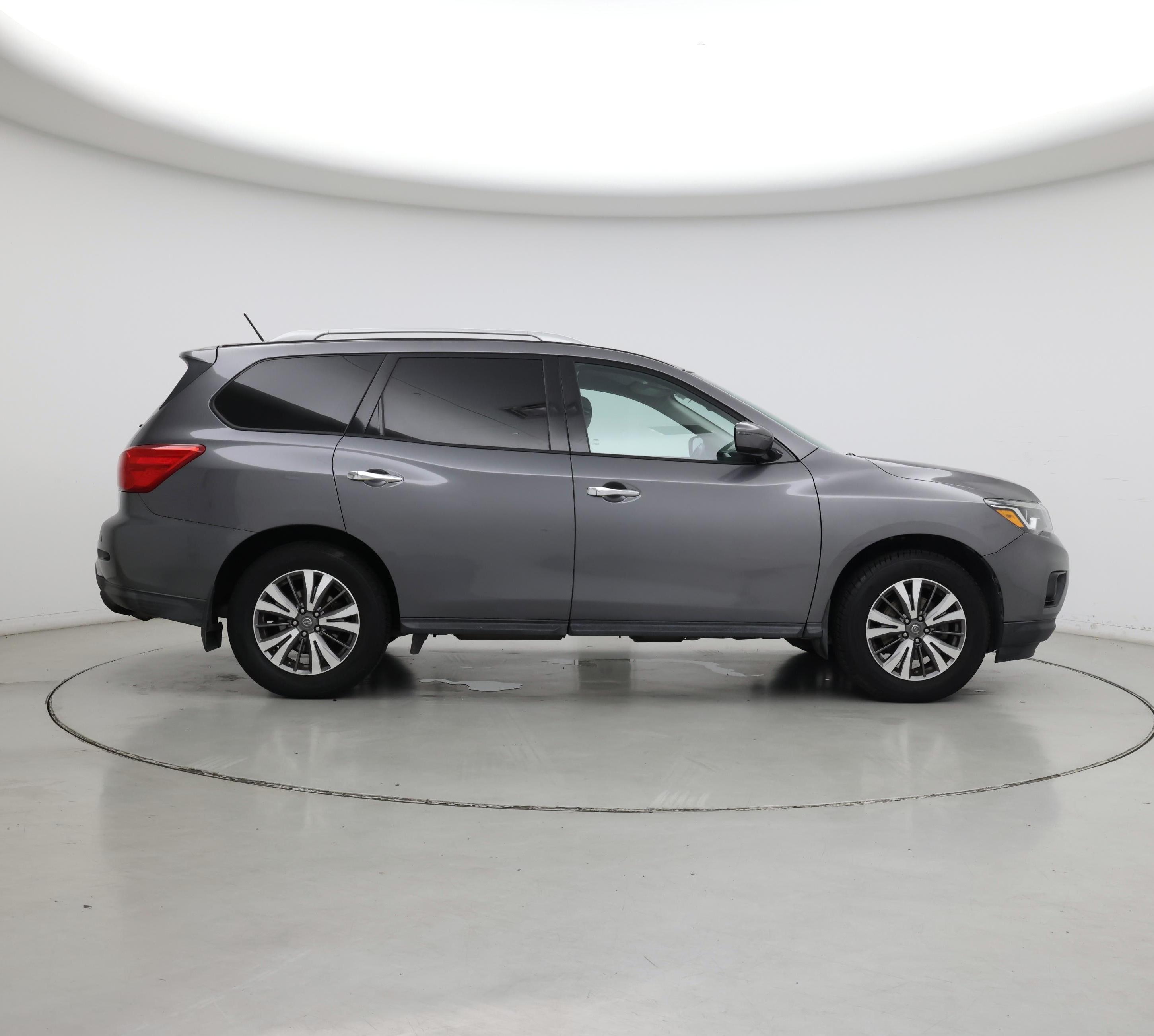 Thumbnail: 2017 Nissan Pathfinder - 7