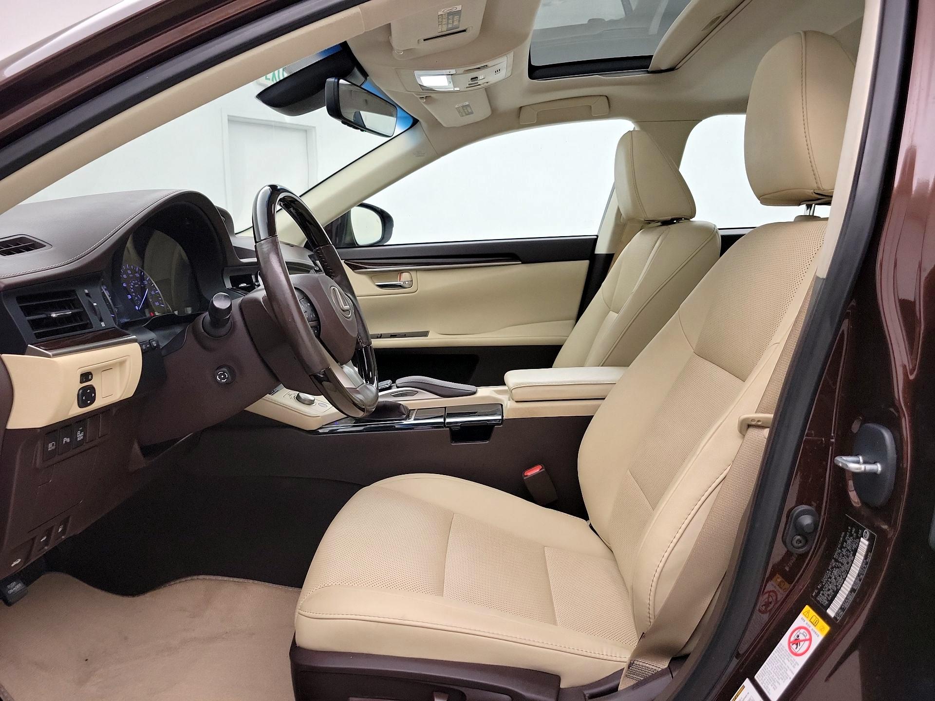 Thumbnail: 2018 Lexus ES - 11