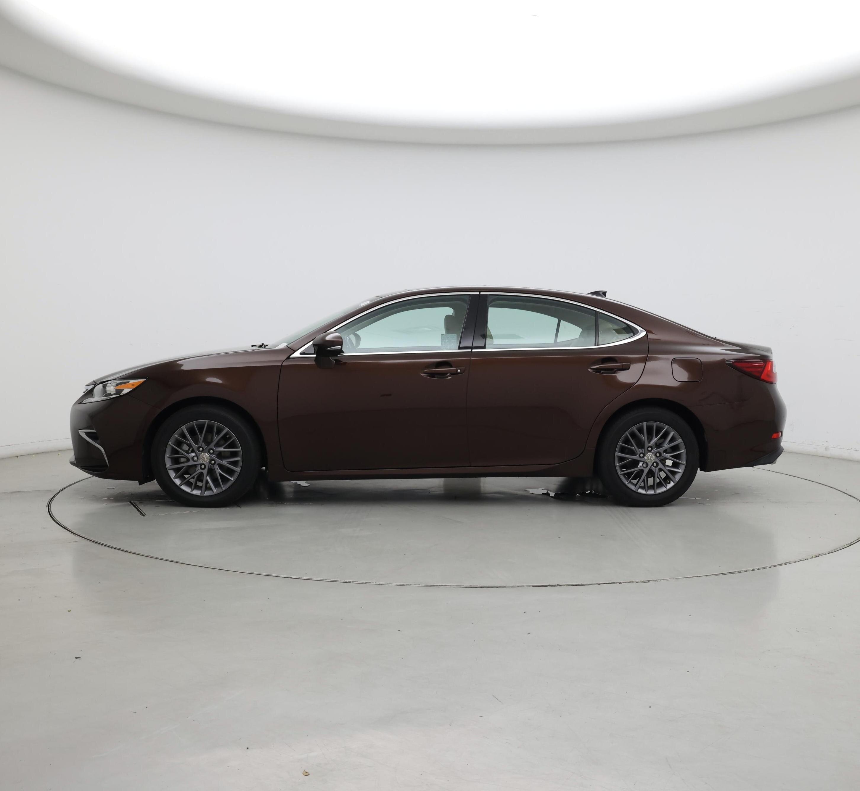 Thumbnail: 2018 Lexus ES - 3