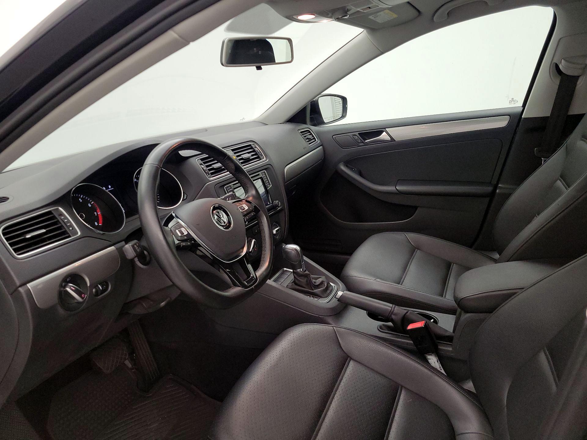 Thumbnail: 2017 Volkswagen Jetta - 11