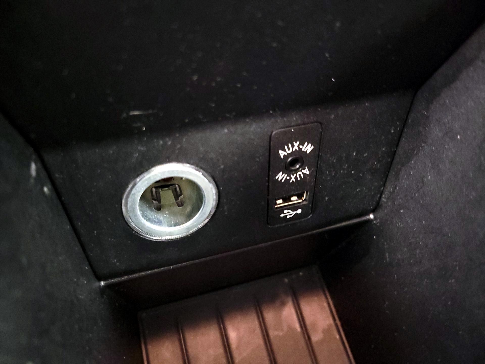 Thumbnail: 2016 BMW i3 - 19