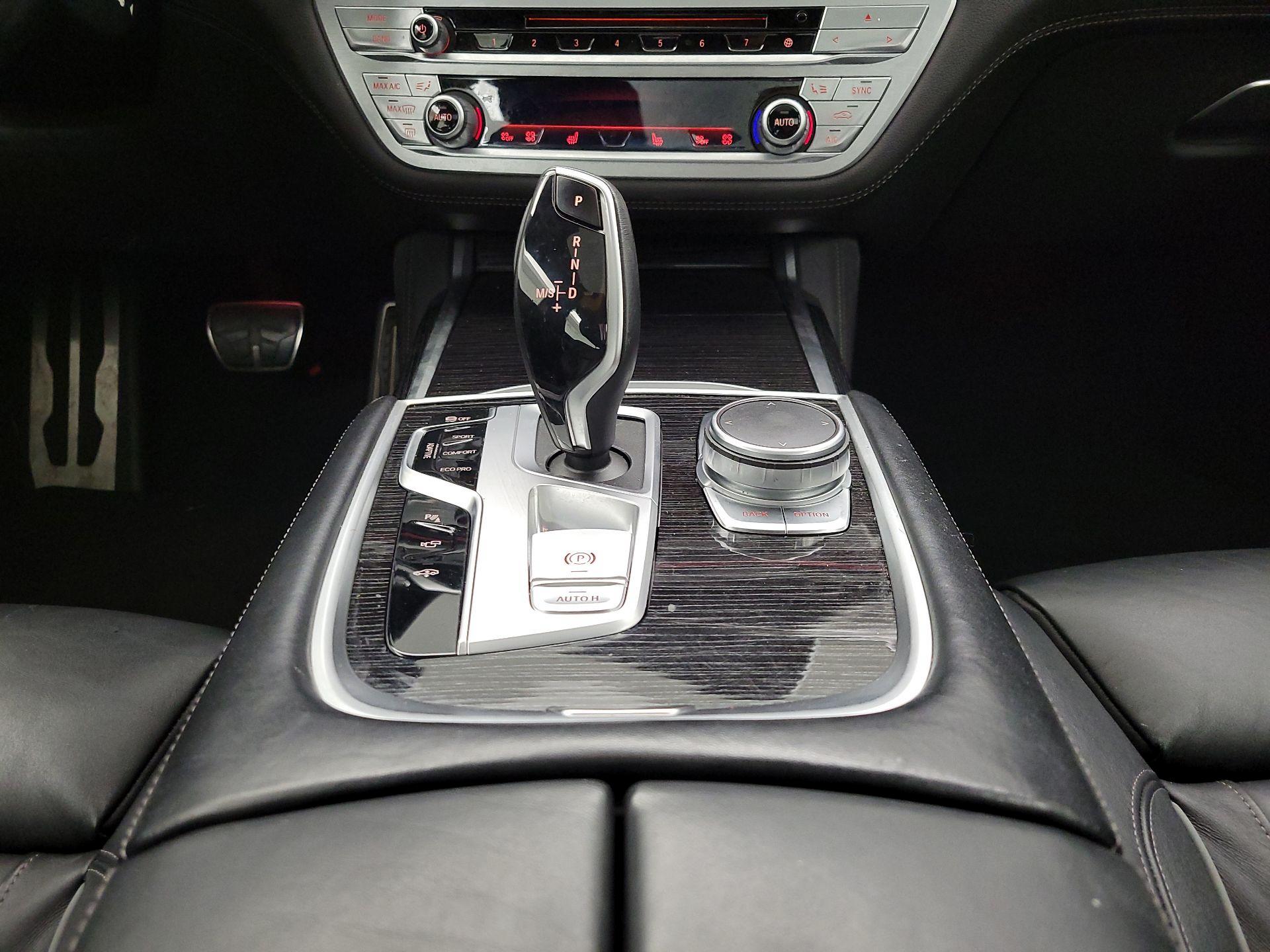 Thumbnail: 2020 BMW 7 Series - 18