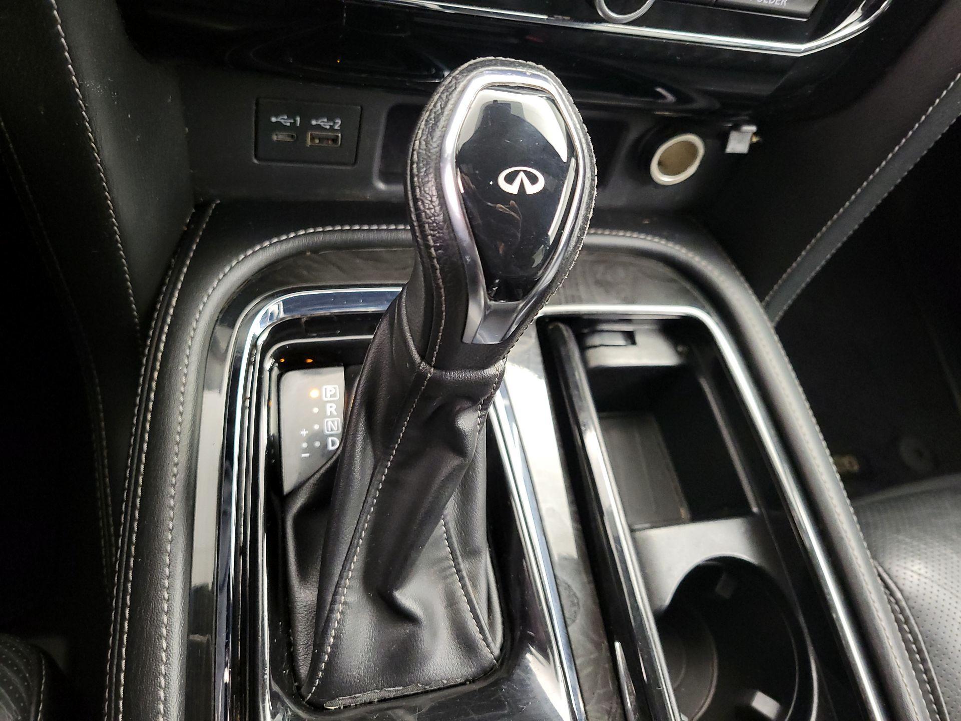 Thumbnail: 2021 INFINITI QX80 - 17
