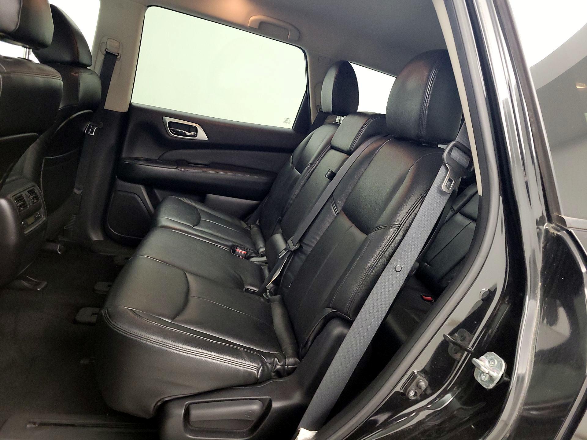 Thumbnail: 2015 Nissan Pathfinder - 19