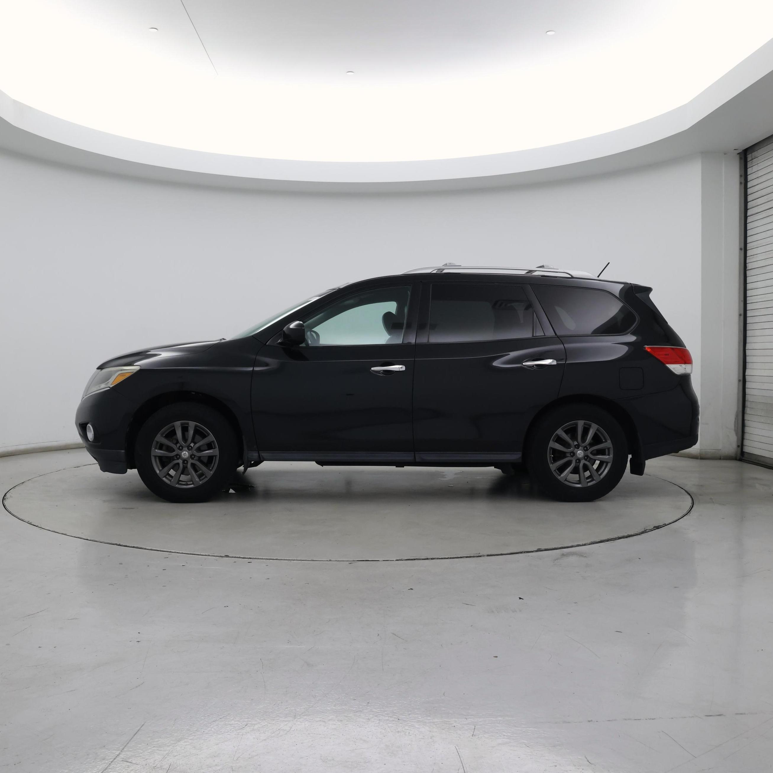 Thumbnail: 2015 Nissan Pathfinder - 3