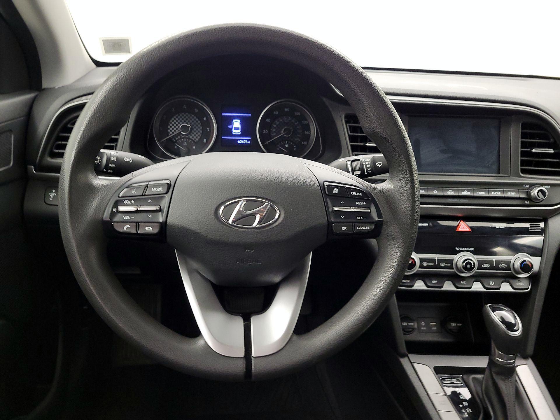Thumbnail: 2020 Hyundai Elantra - 10