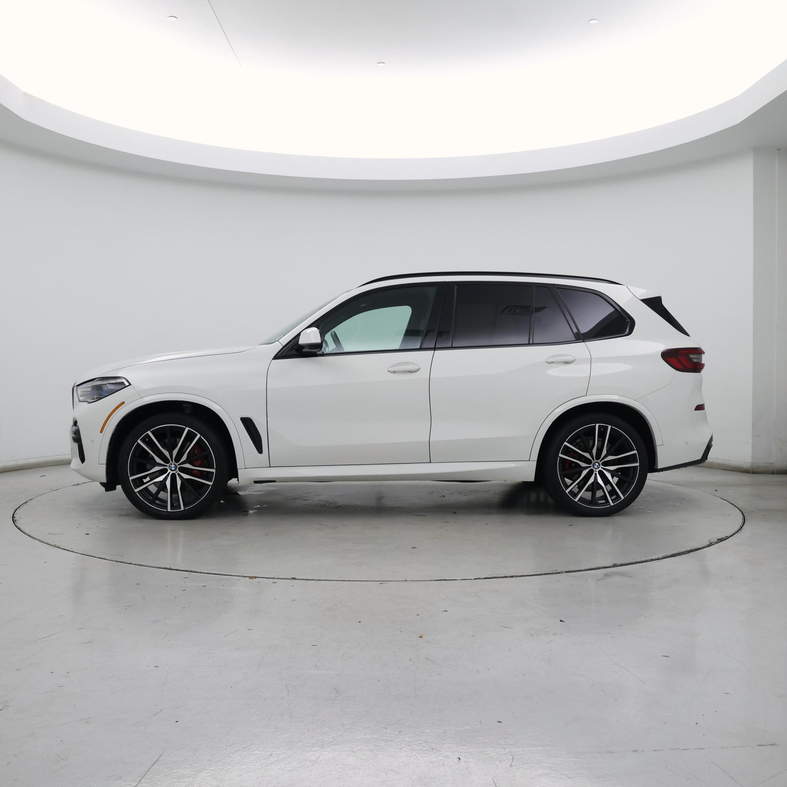 Thumbnail: 2021 BMW X5 - 3