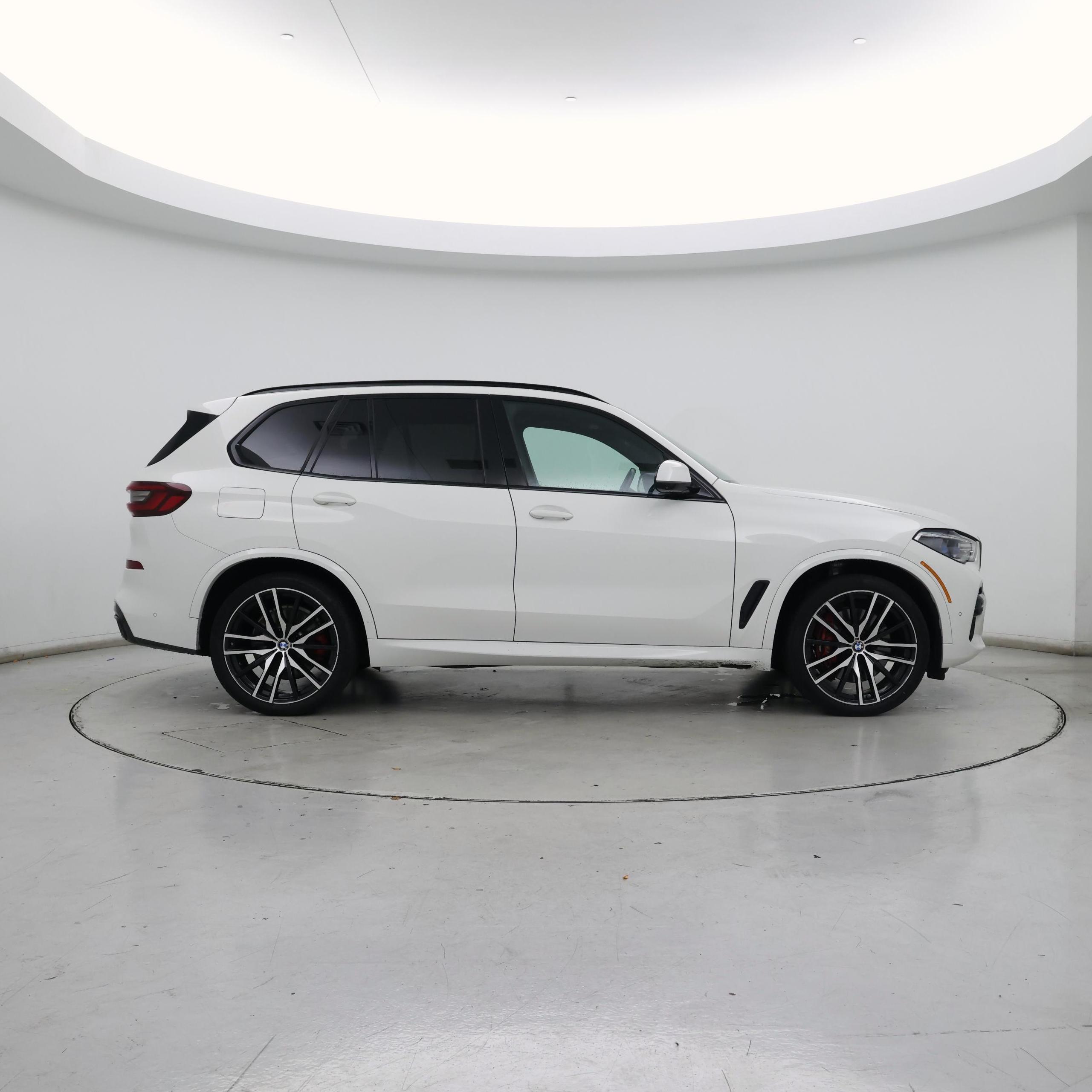 Thumbnail: 2021 BMW X5 - 7