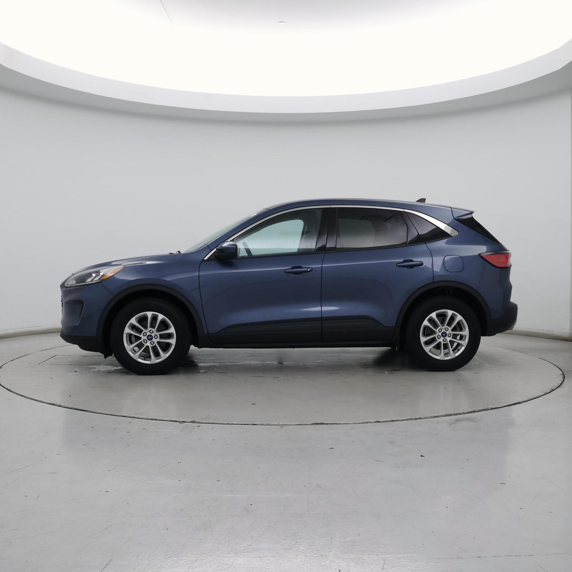 Thumbnail: 2020 Ford Escape - 3