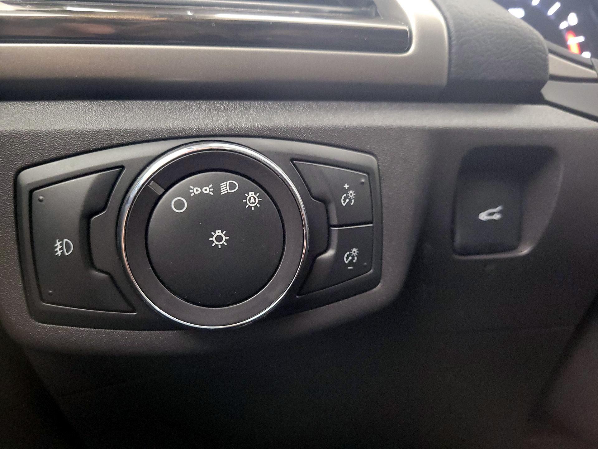 Thumbnail: 2015 Ford Fusion - 13