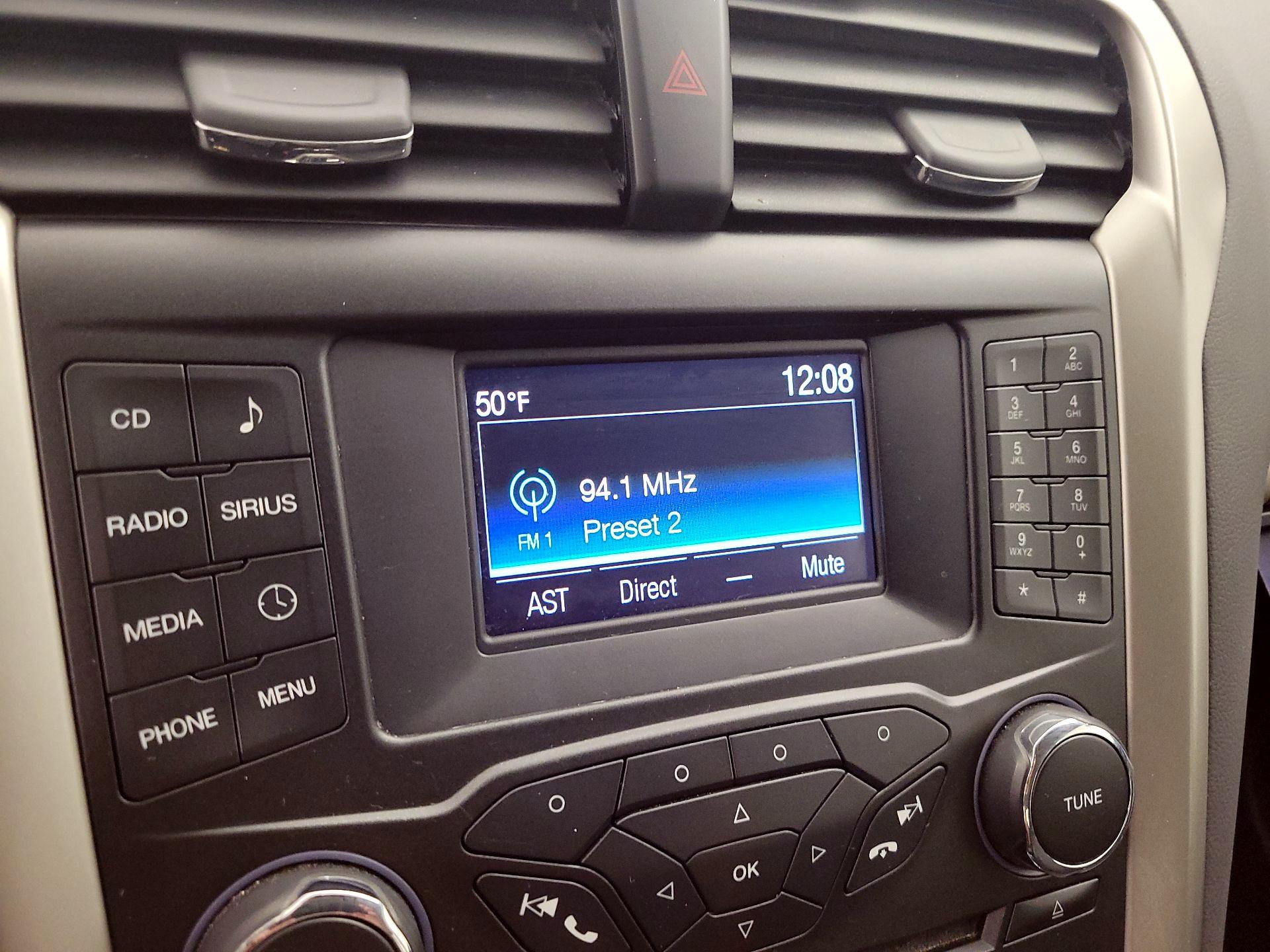Thumbnail: 2015 Ford Fusion - 15