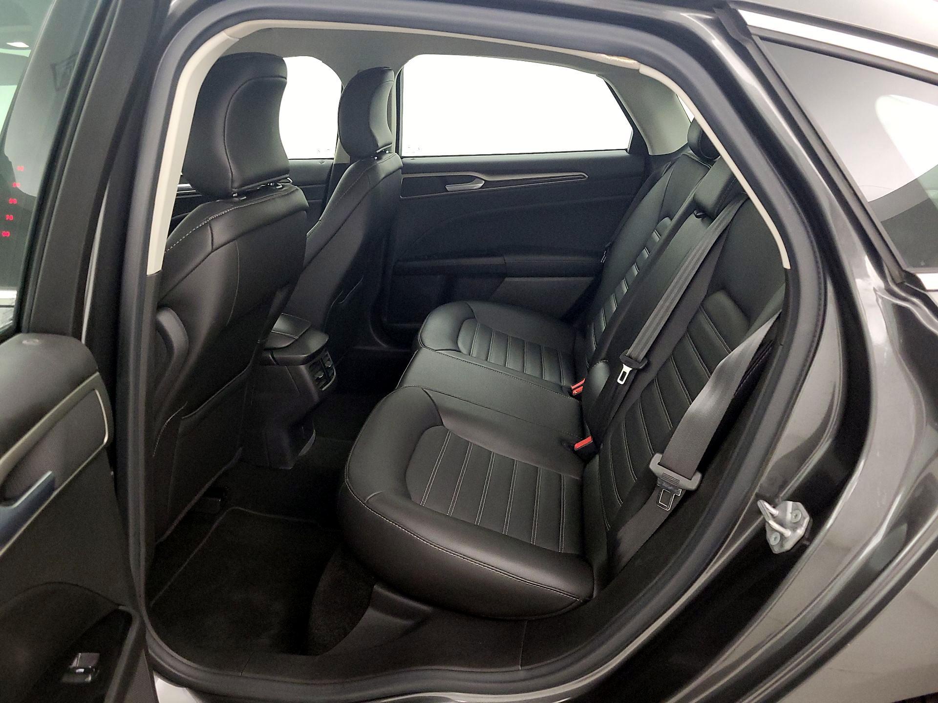 Thumbnail: 2015 Ford Fusion - 19