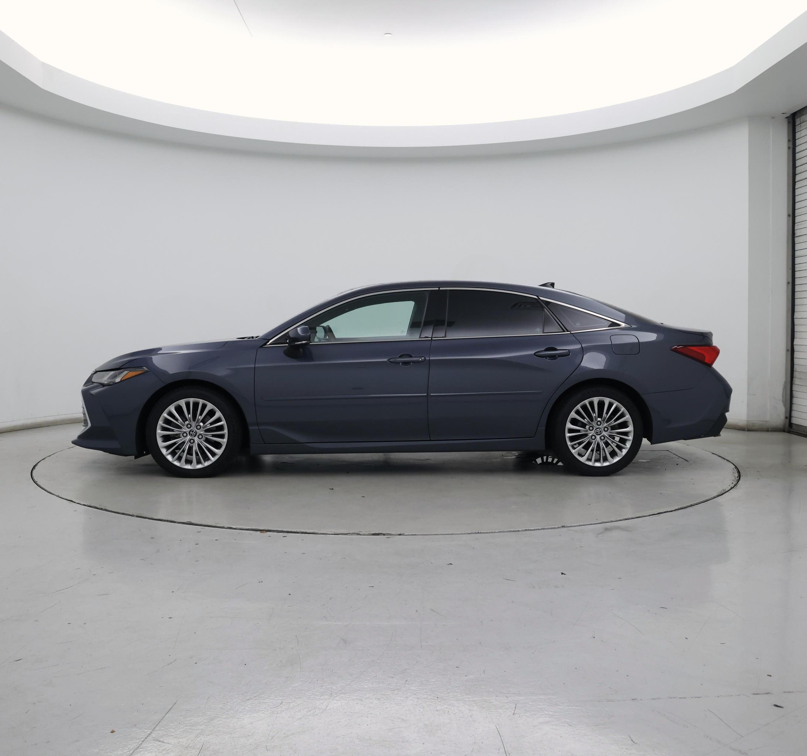 Thumbnail: 2020 Toyota Avalon - 3