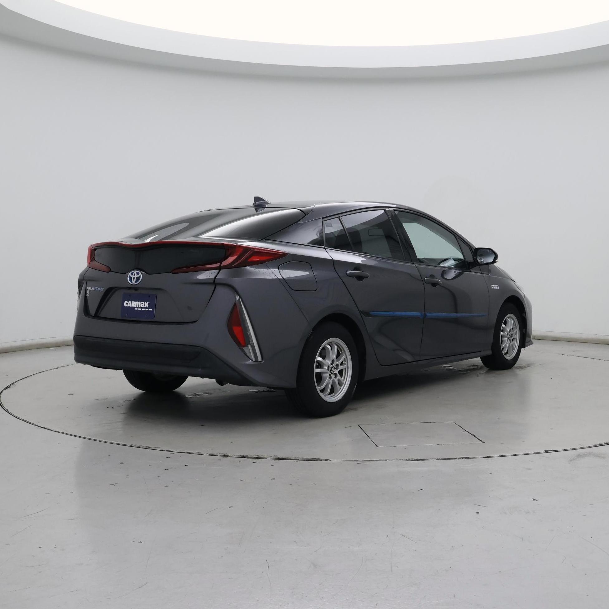 Thumbnail: 2017 Toyota Prius Prime - 8
