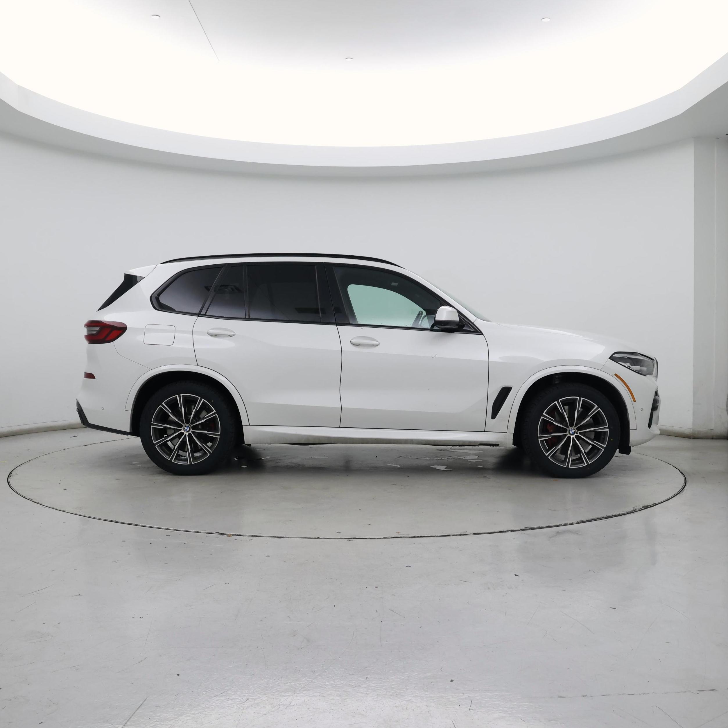 Thumbnail: 2021 BMW X5 - 7