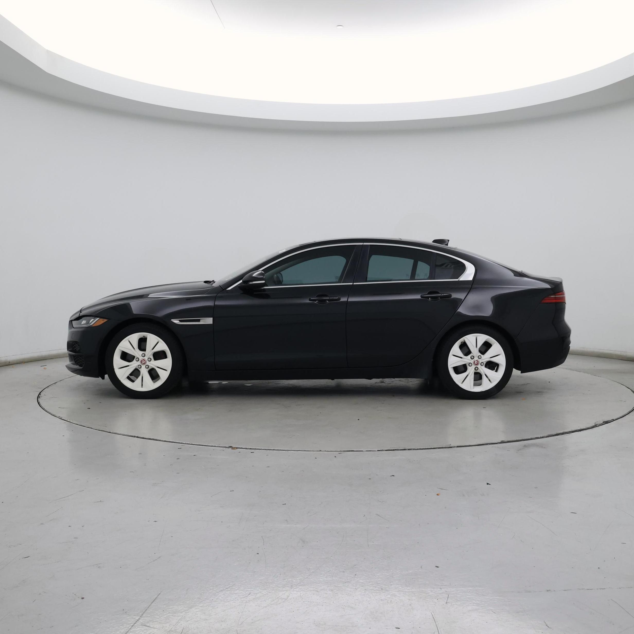 Thumbnail: 2020 Jaguar XE - 3