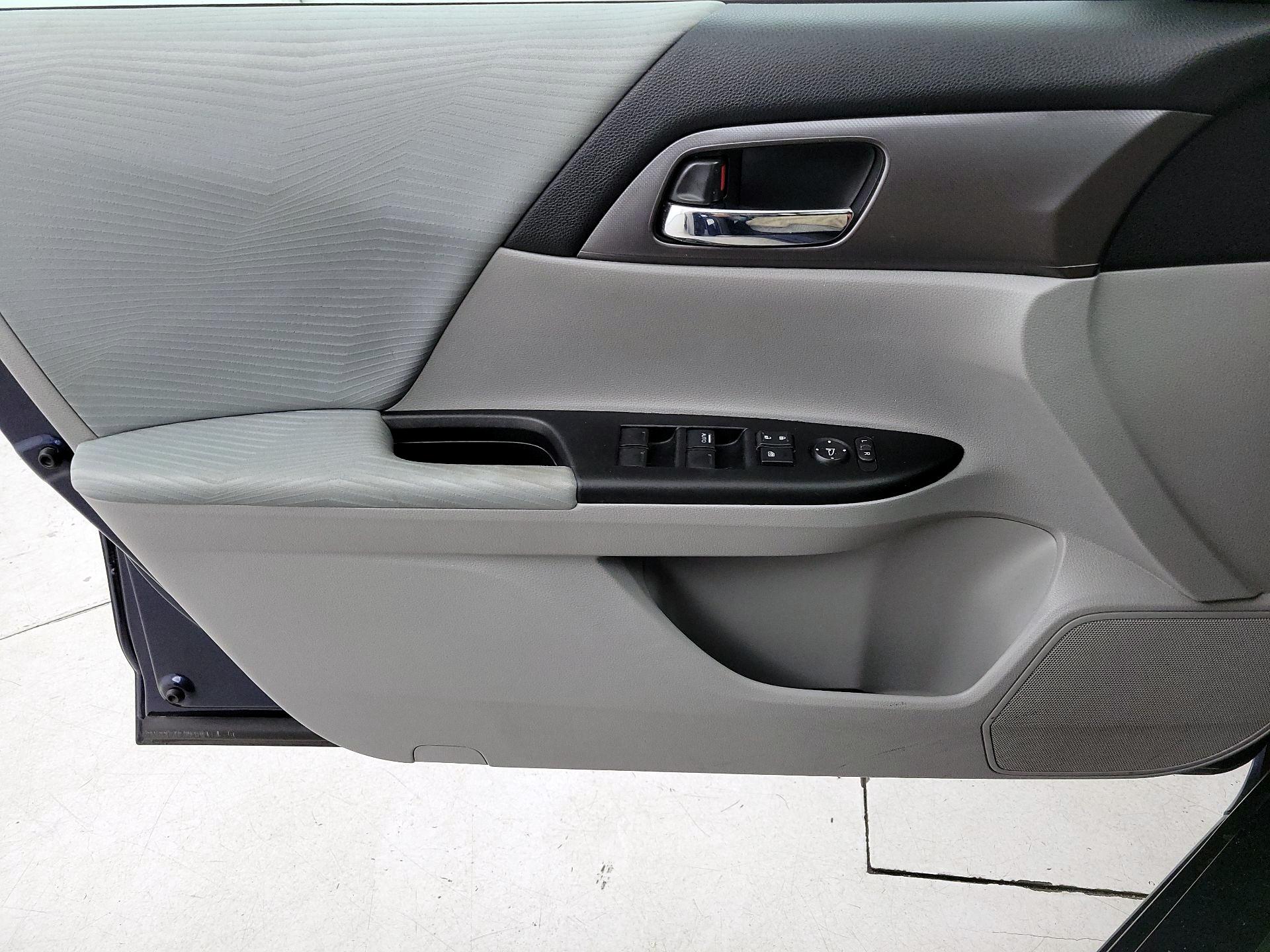 Thumbnail: 2015 Honda Accord - 12