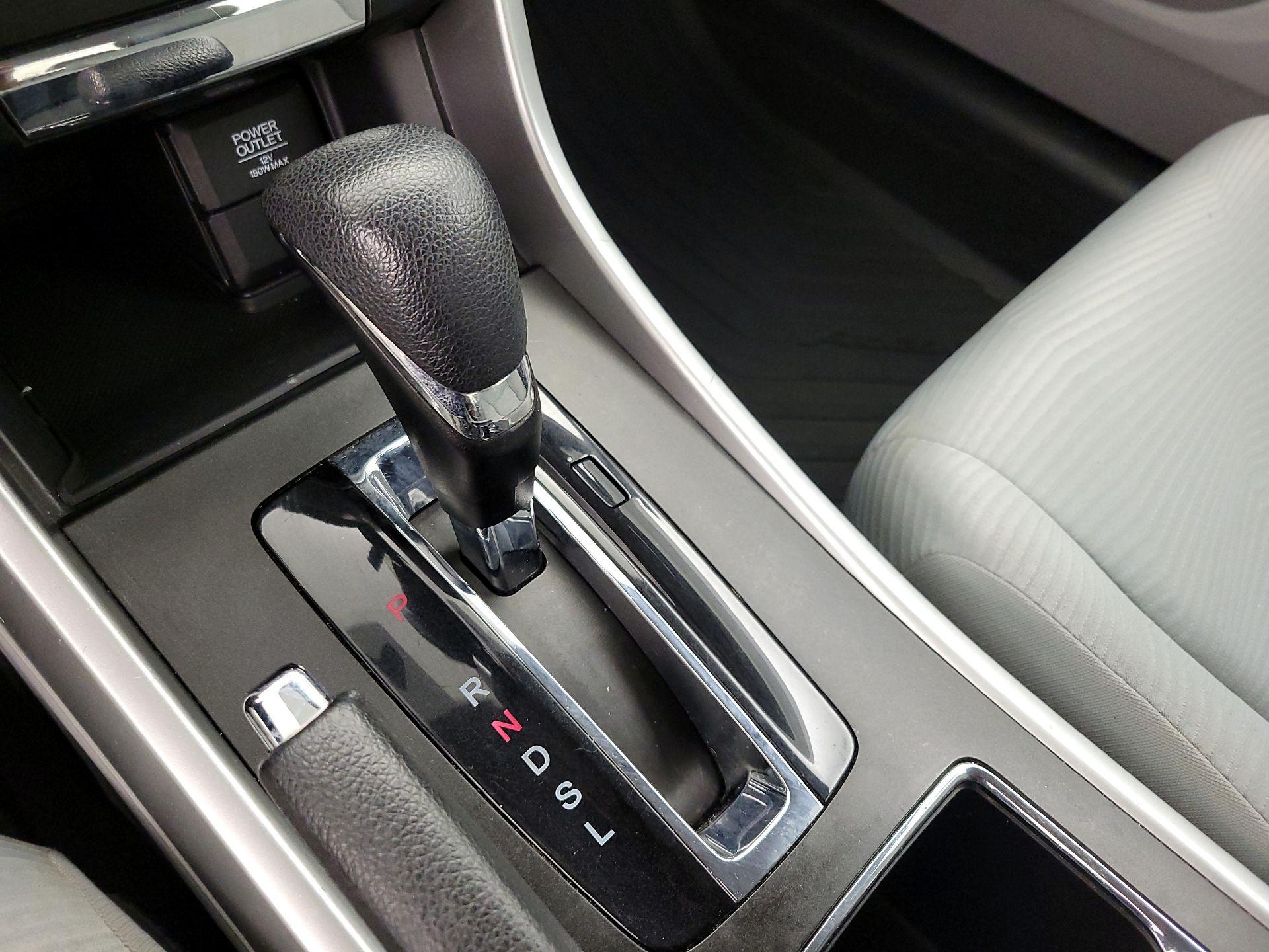 Thumbnail: 2015 Honda Accord - 17