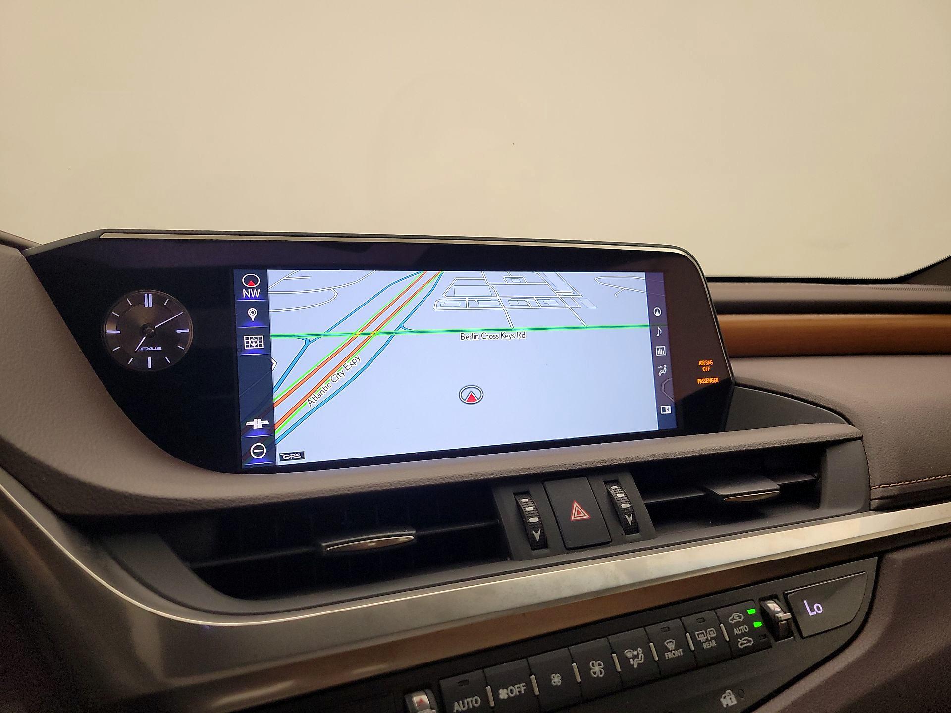 Thumbnail: 2019 Lexus ES - 14