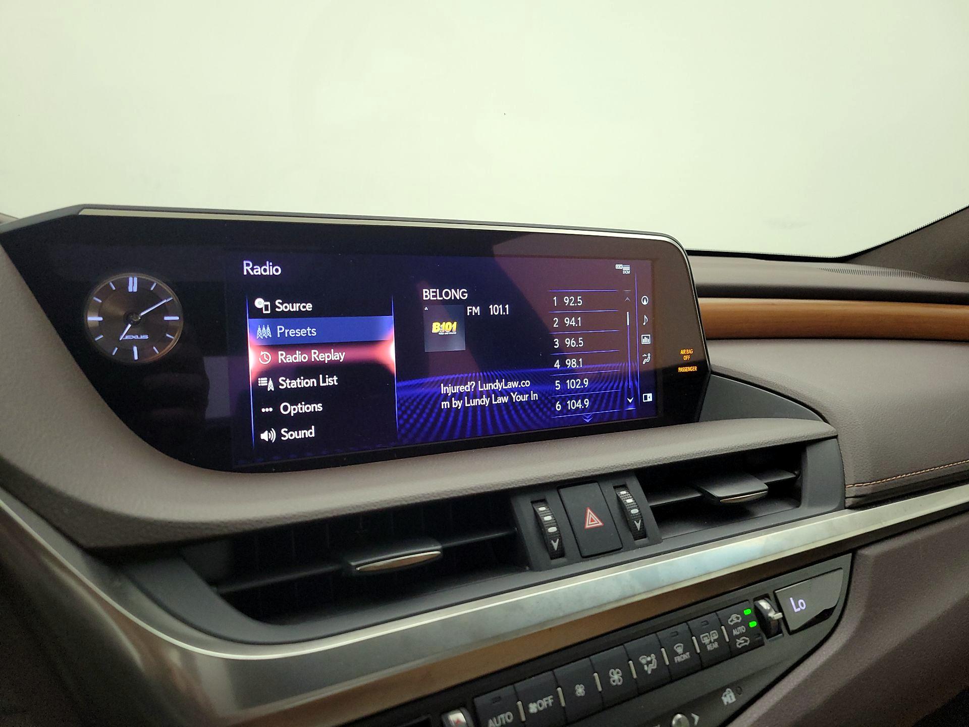 Thumbnail: 2019 Lexus ES - 16