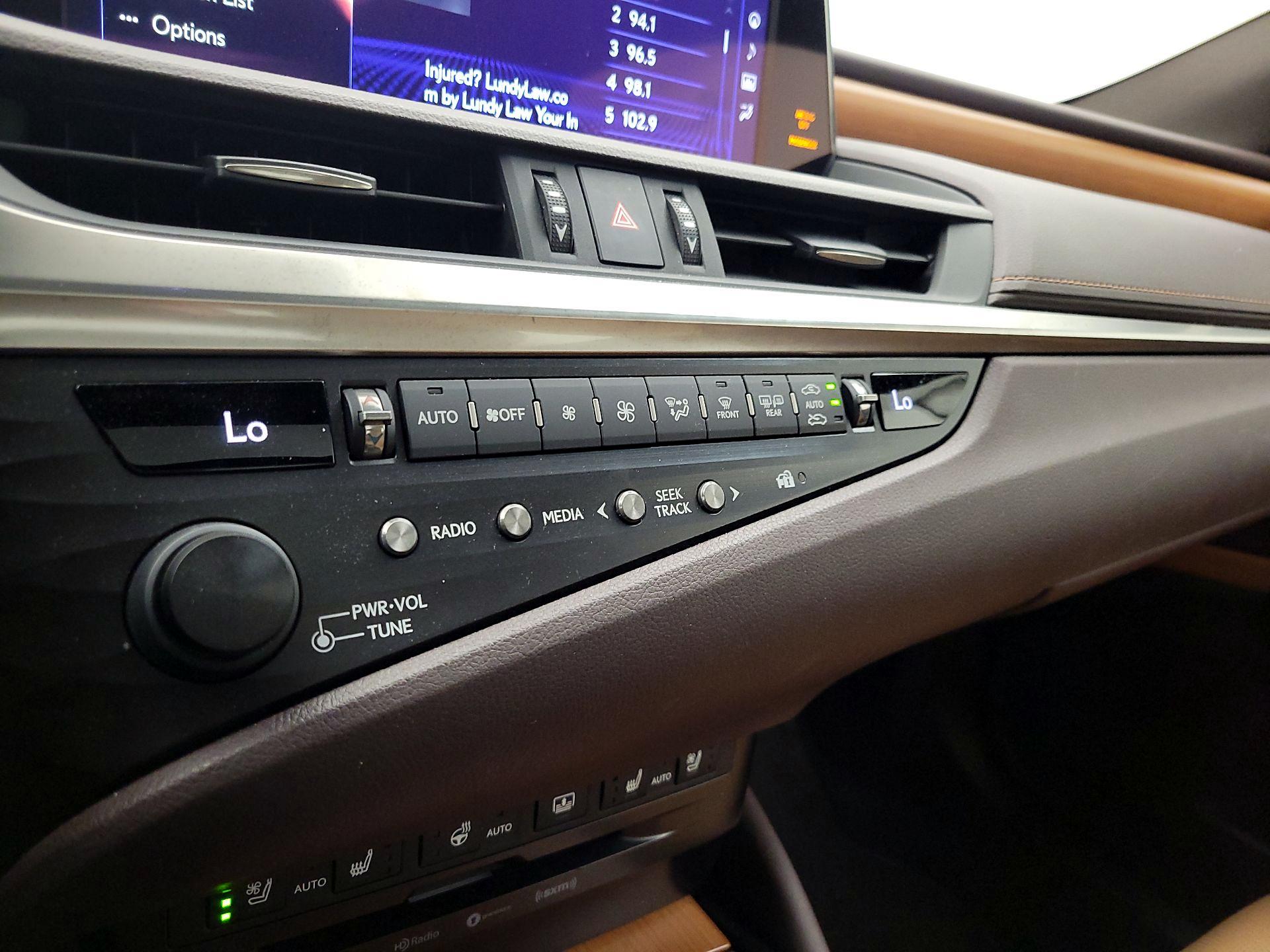 Thumbnail: 2019 Lexus ES - 17