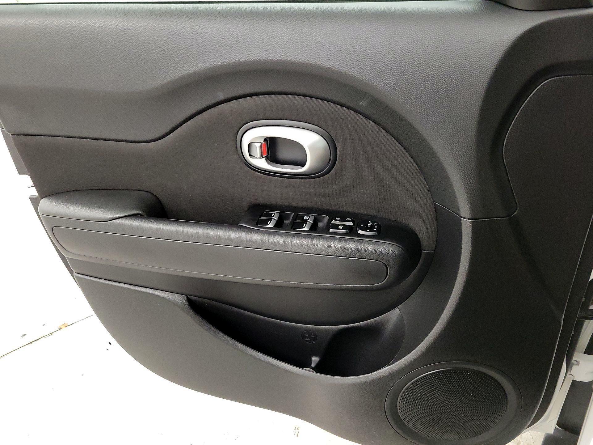 Thumbnail: 2019 Kia Soul - 12