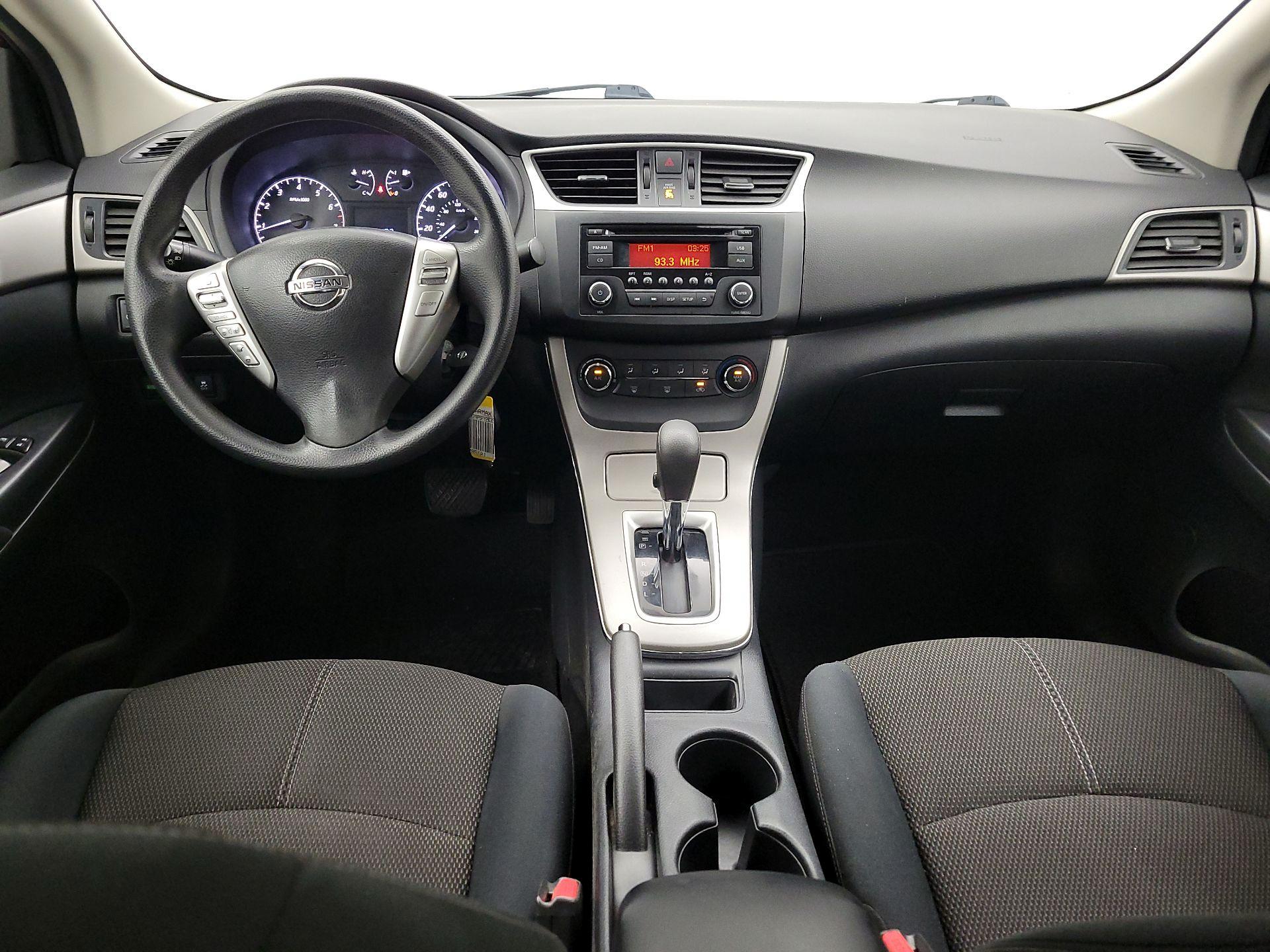 Thumbnail: 2015 Nissan Sentra - 9