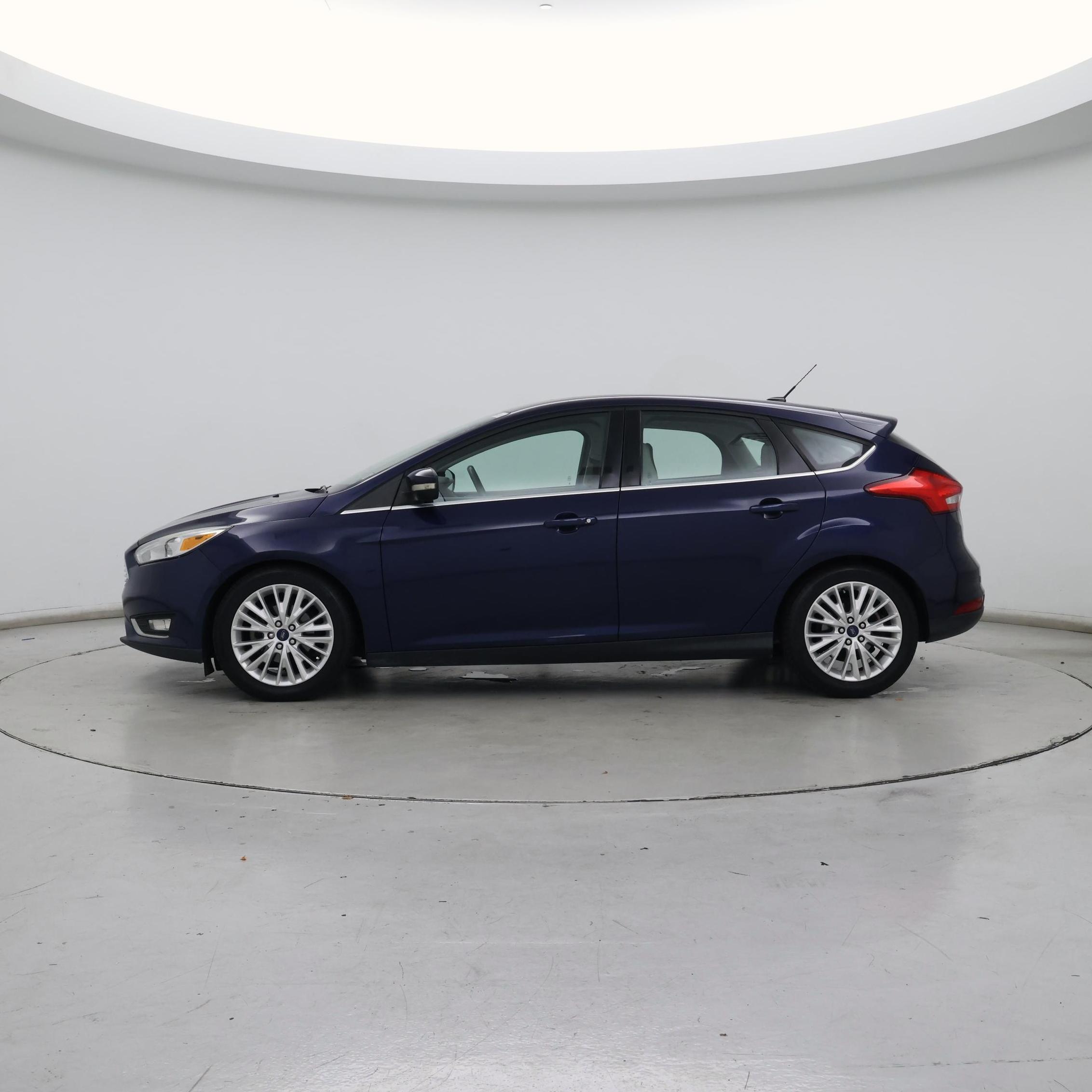 Thumbnail: 2017 Ford Focus - 3