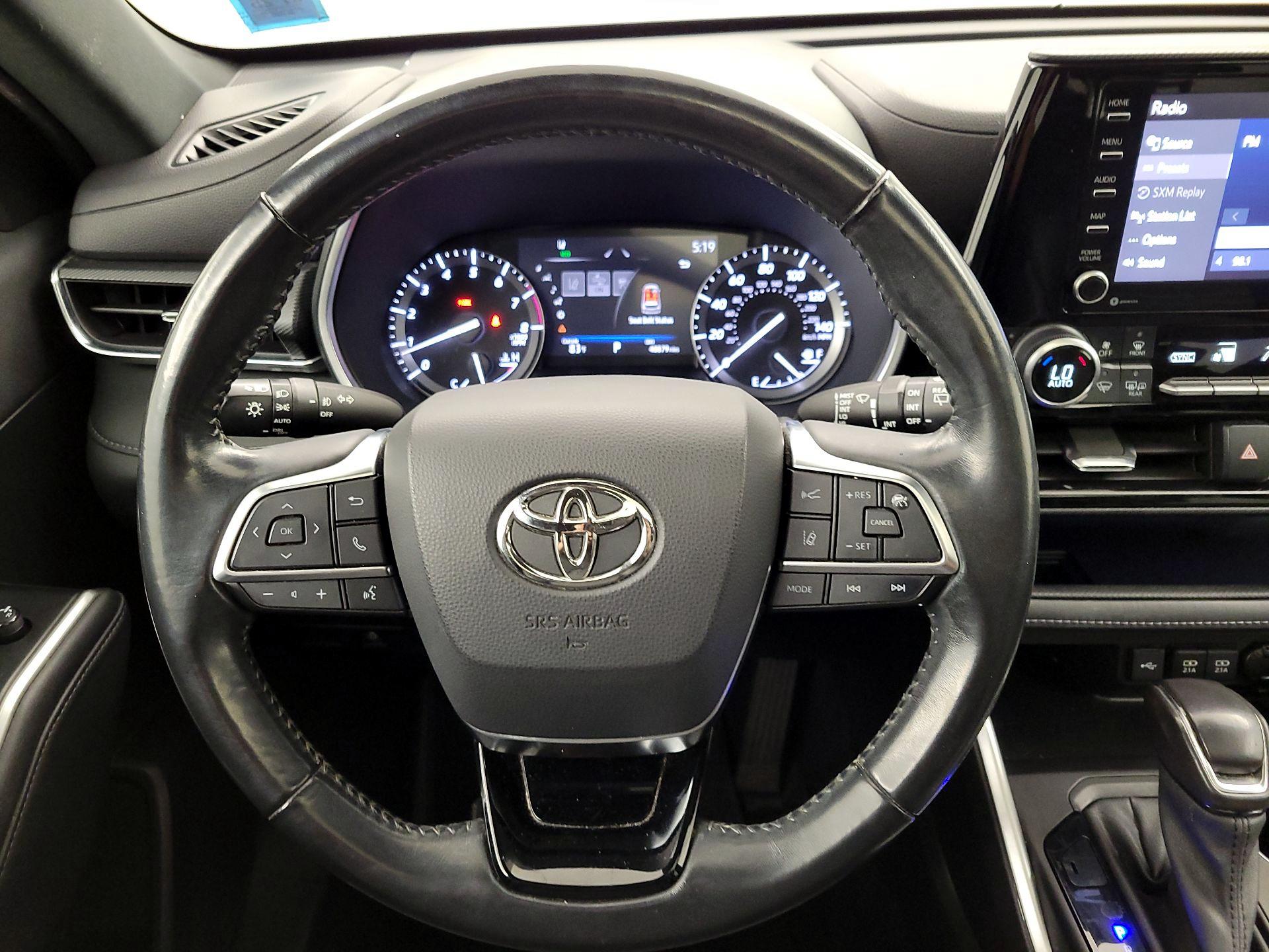 Thumbnail: 2021 Toyota Highlander - 10