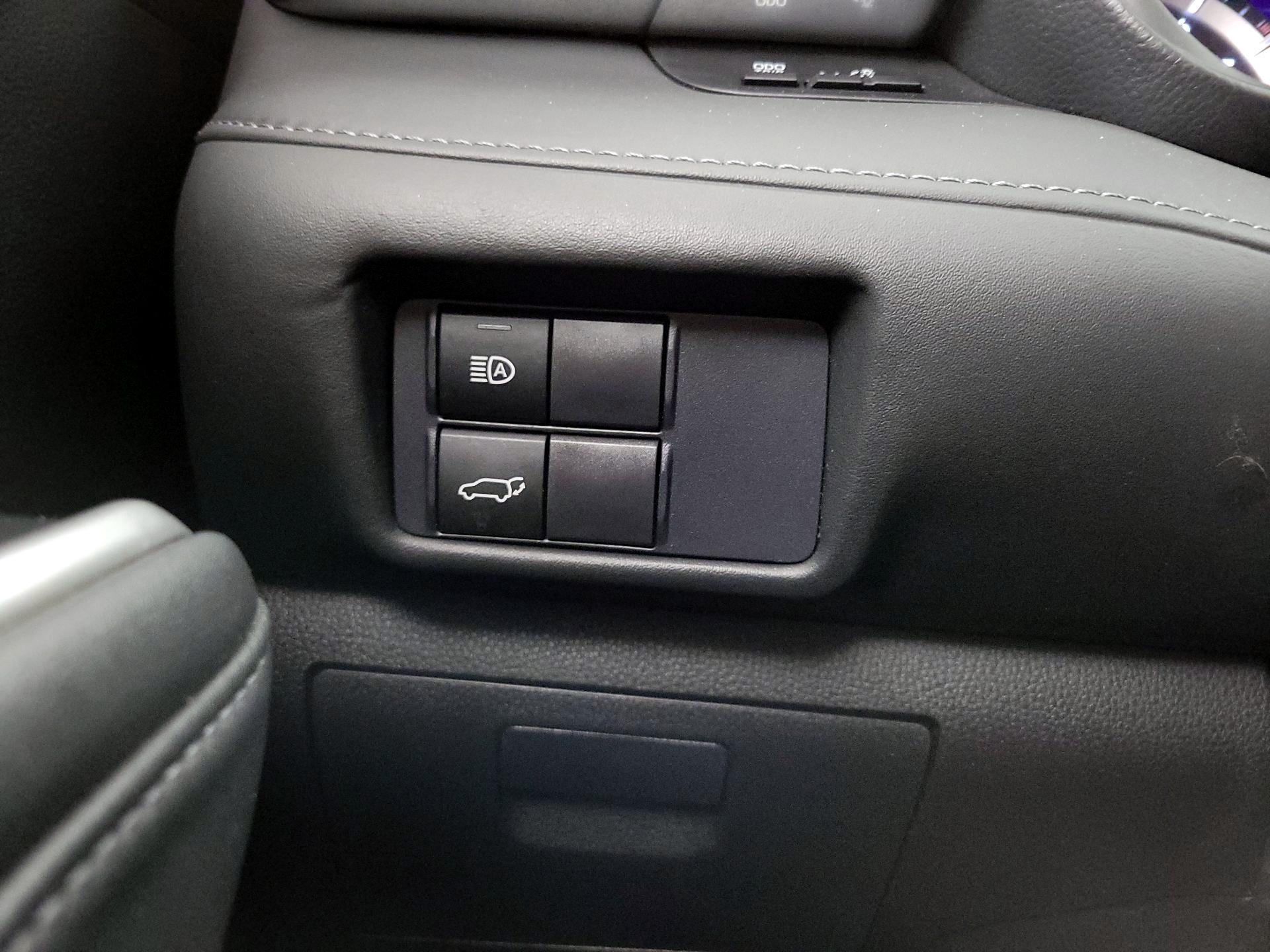 Thumbnail: 2021 Toyota Highlander - 13