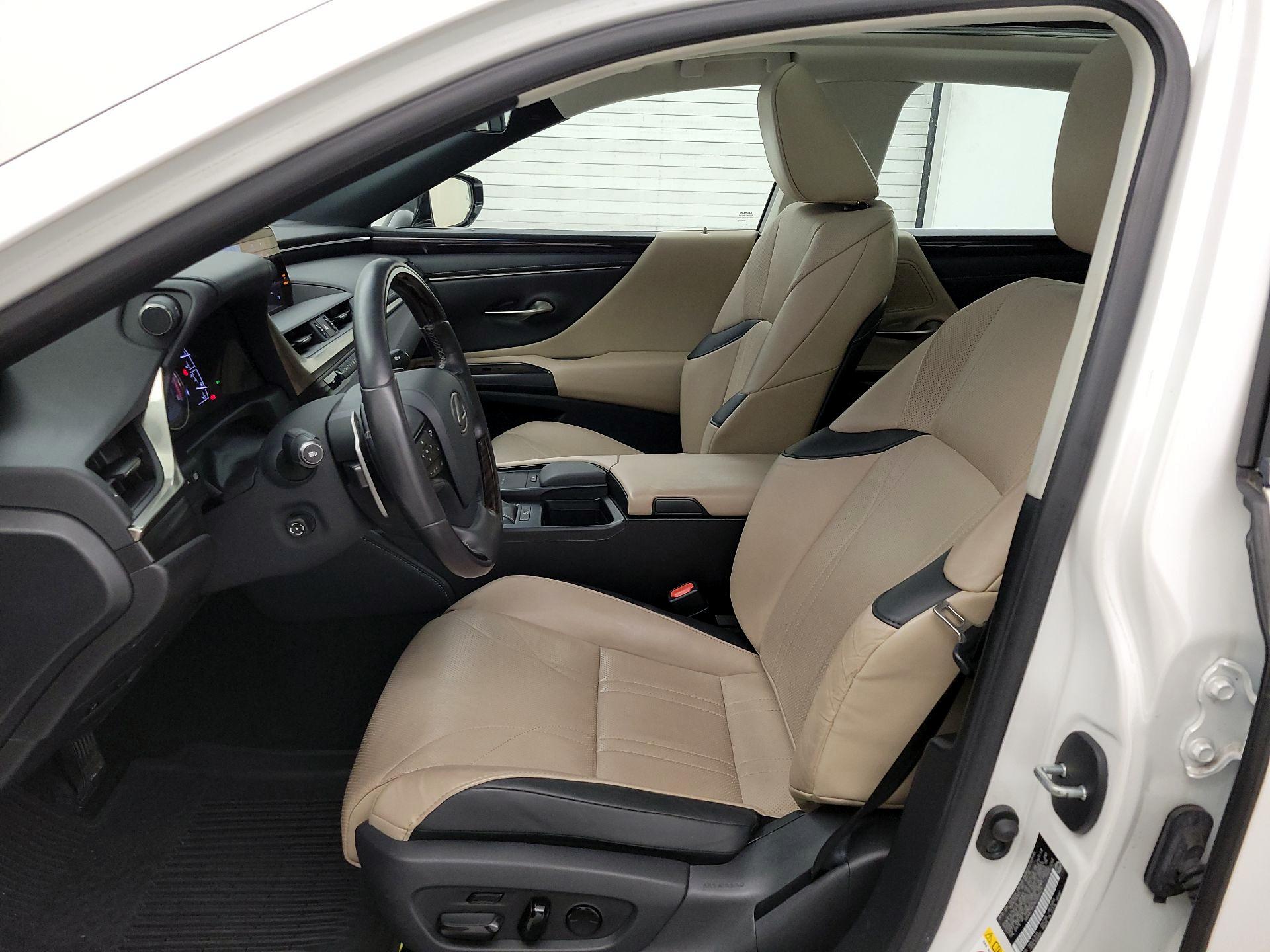 Thumbnail: 2019 Lexus ES - 11