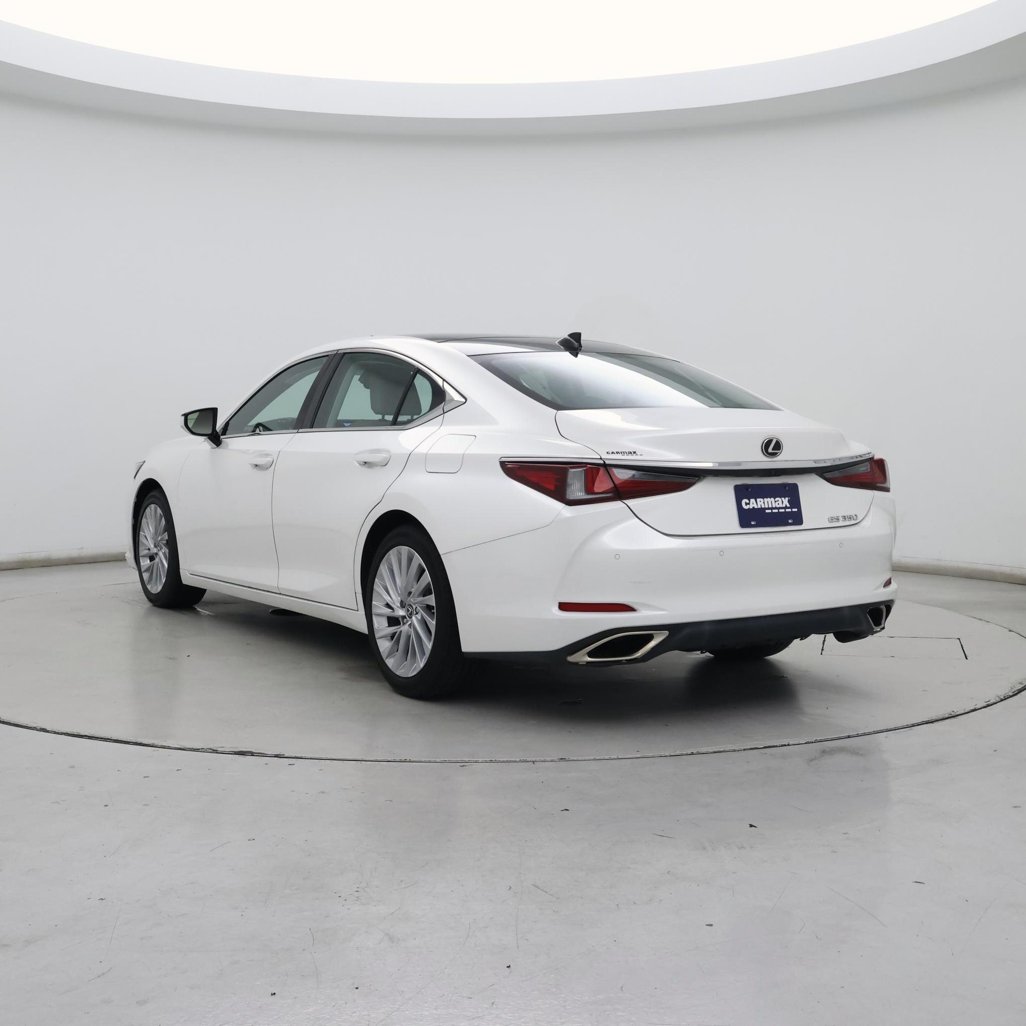 Thumbnail: 2019 Lexus ES - 2