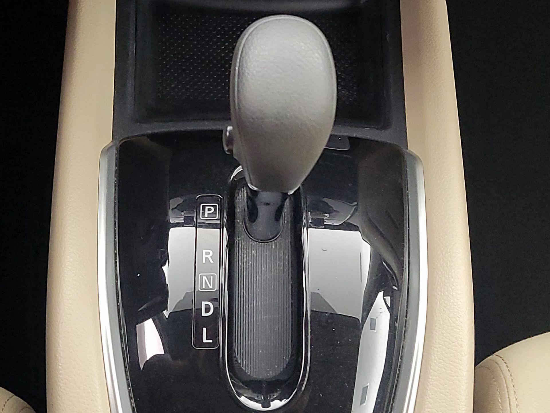 Thumbnail: 2016 Nissan Rogue - 17