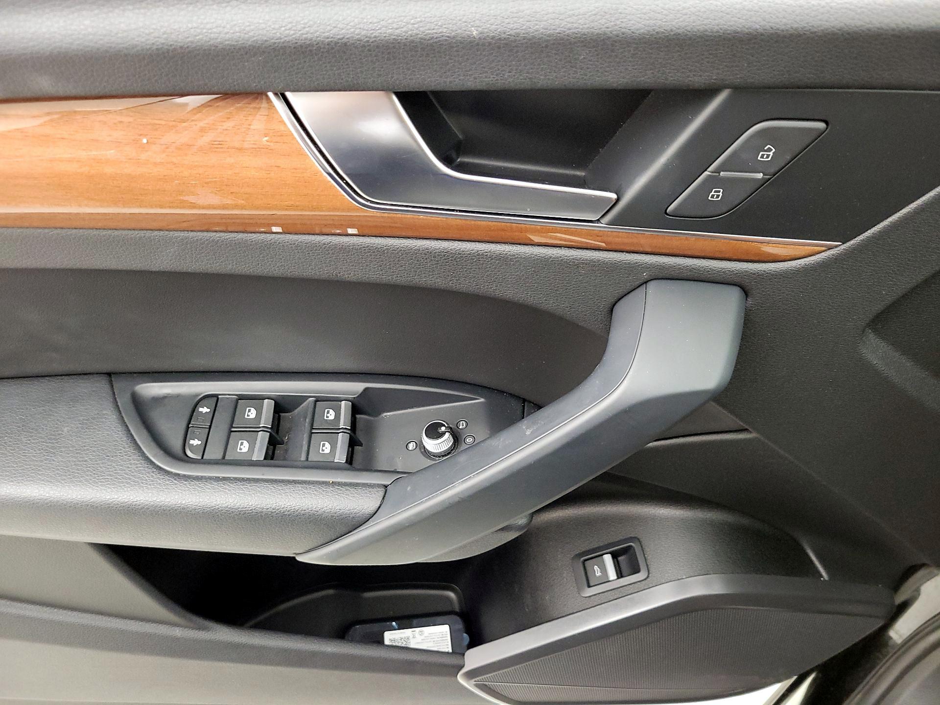 Thumbnail: 2021 Audi Q5 - 12