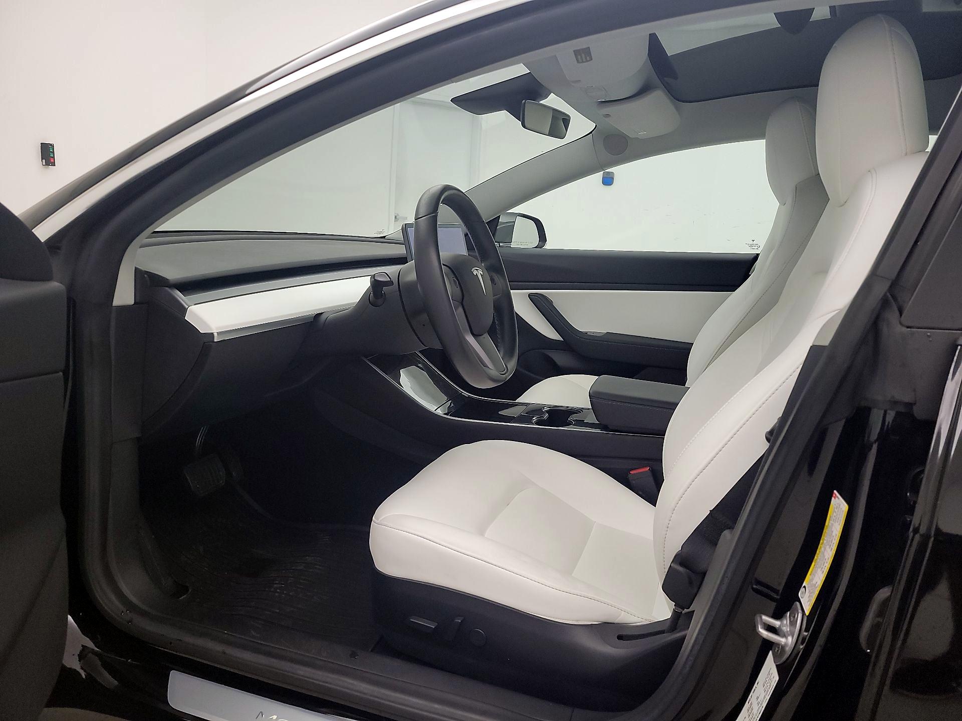 Thumbnail: 2019 Tesla Model 3 - 11