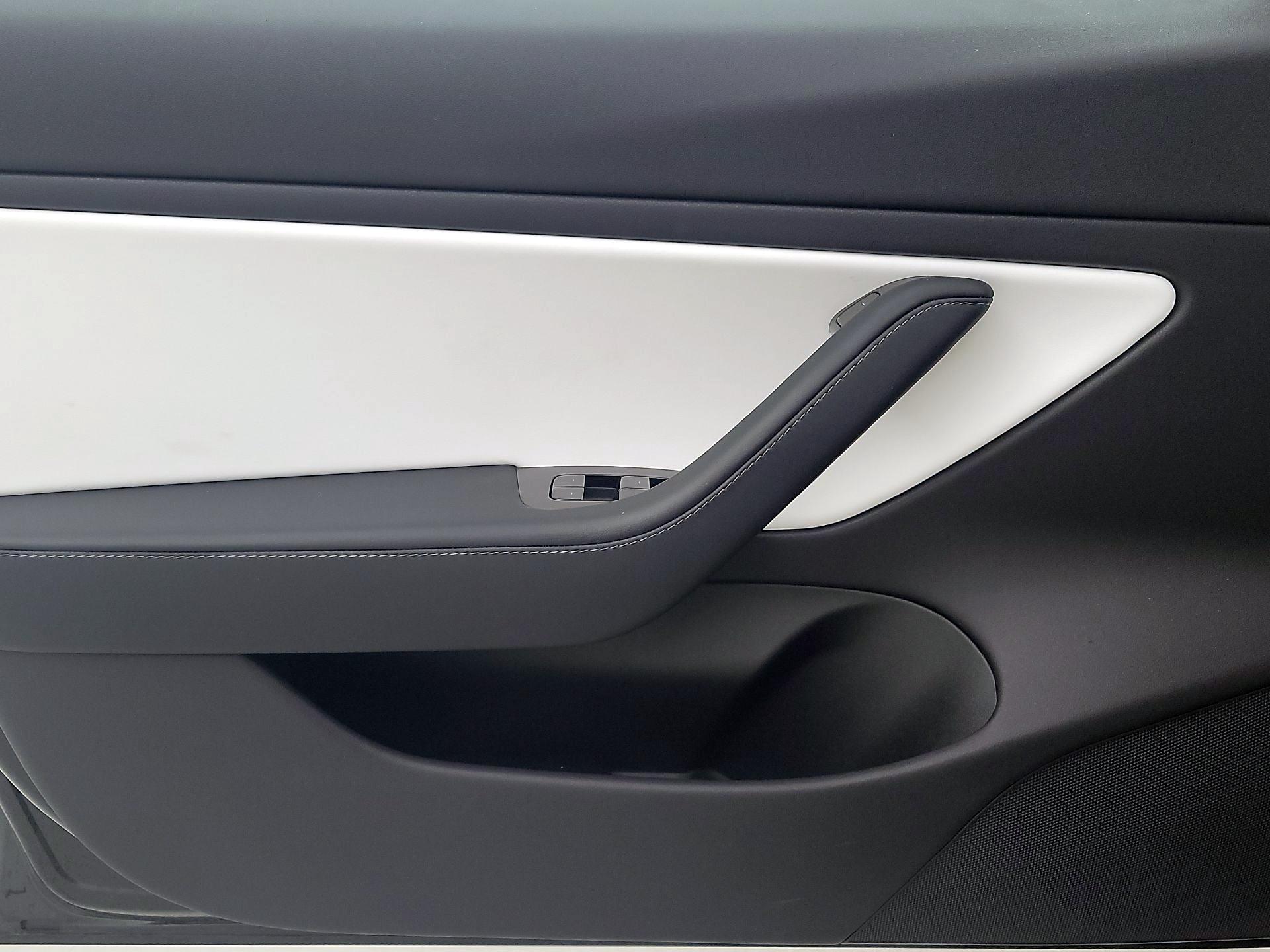 Thumbnail: 2019 Tesla Model 3 - 12
