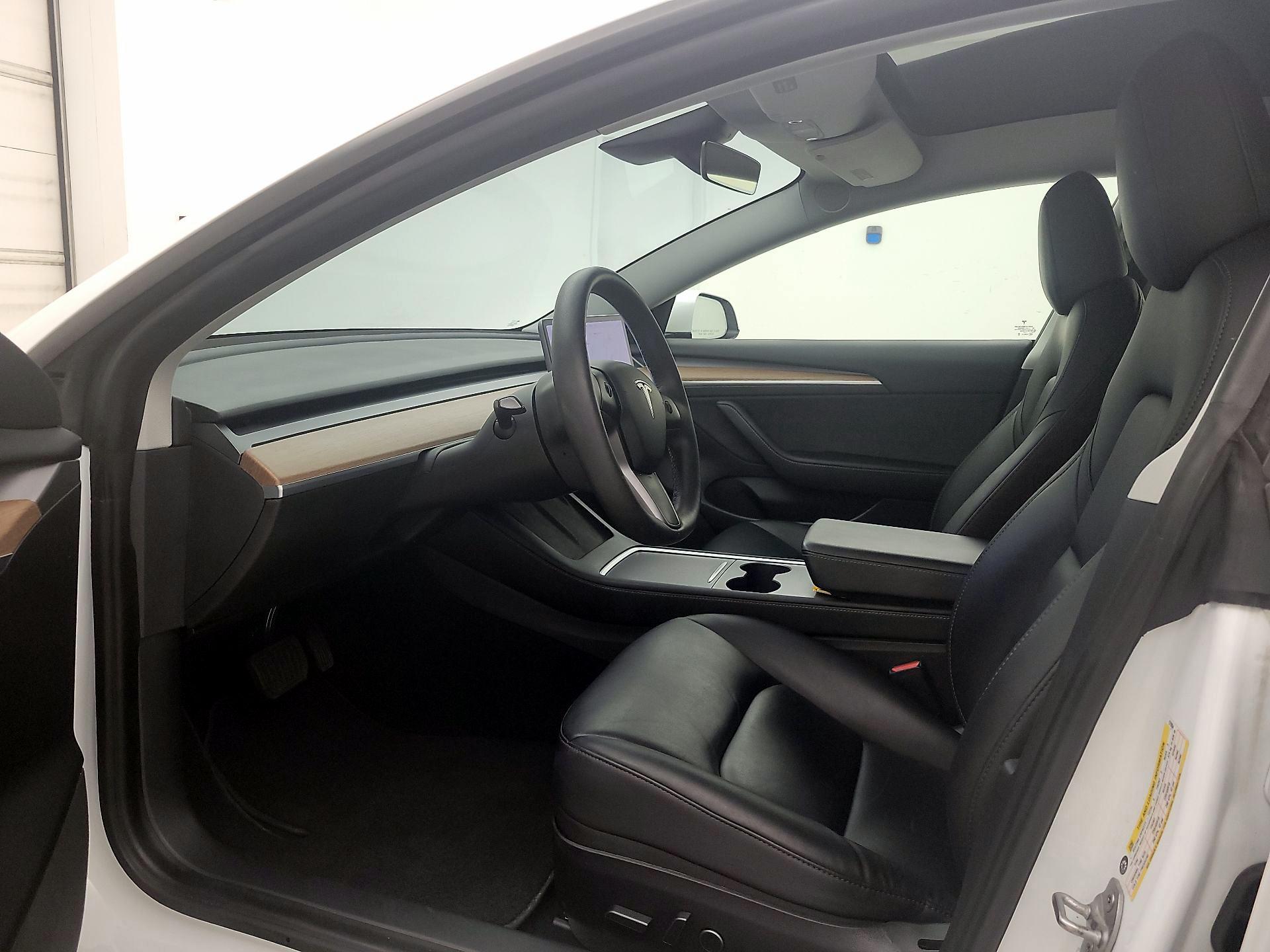 Thumbnail: 2021 Tesla Model 3 - 11