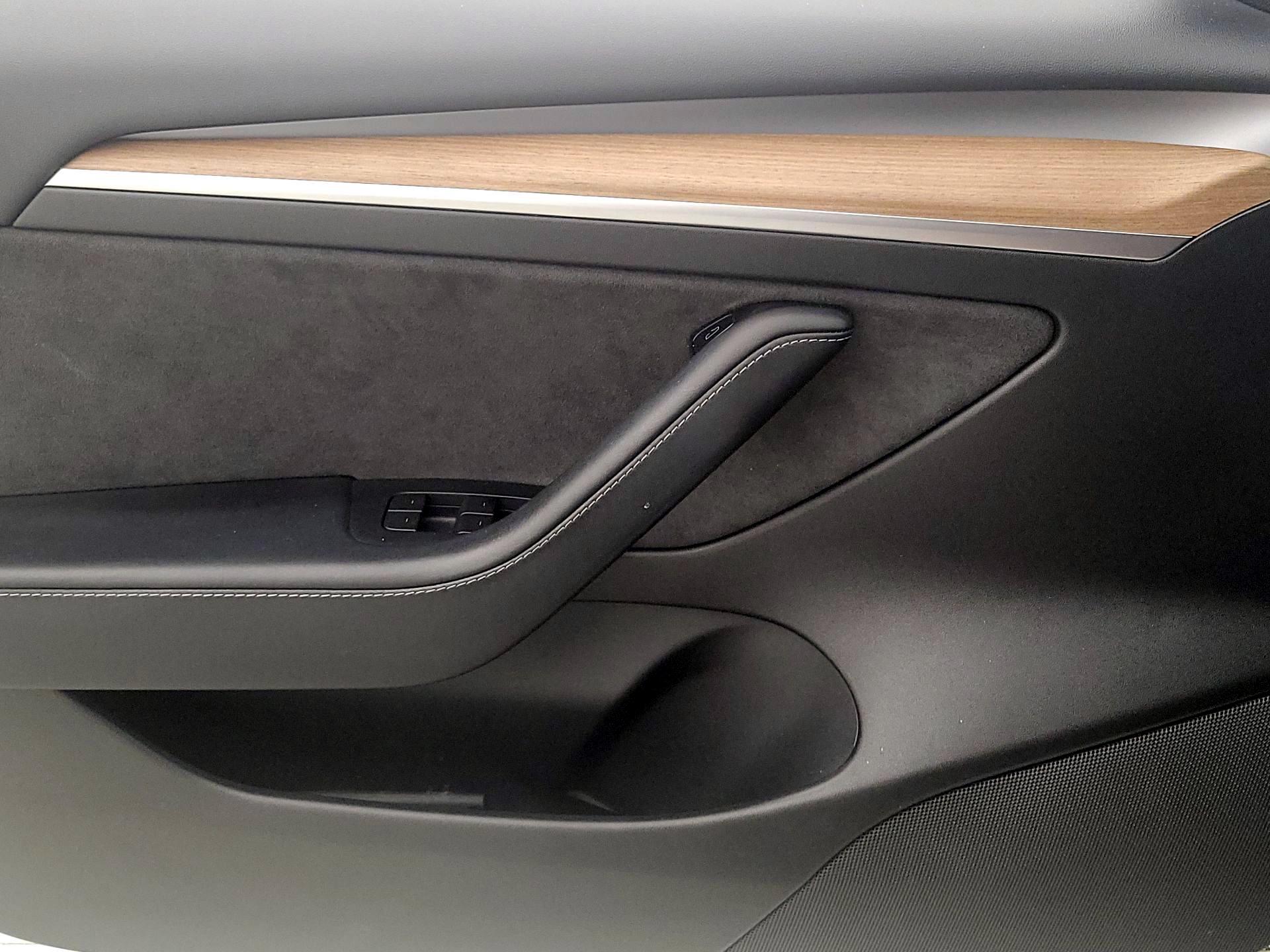 Thumbnail: 2021 Tesla Model 3 - 12