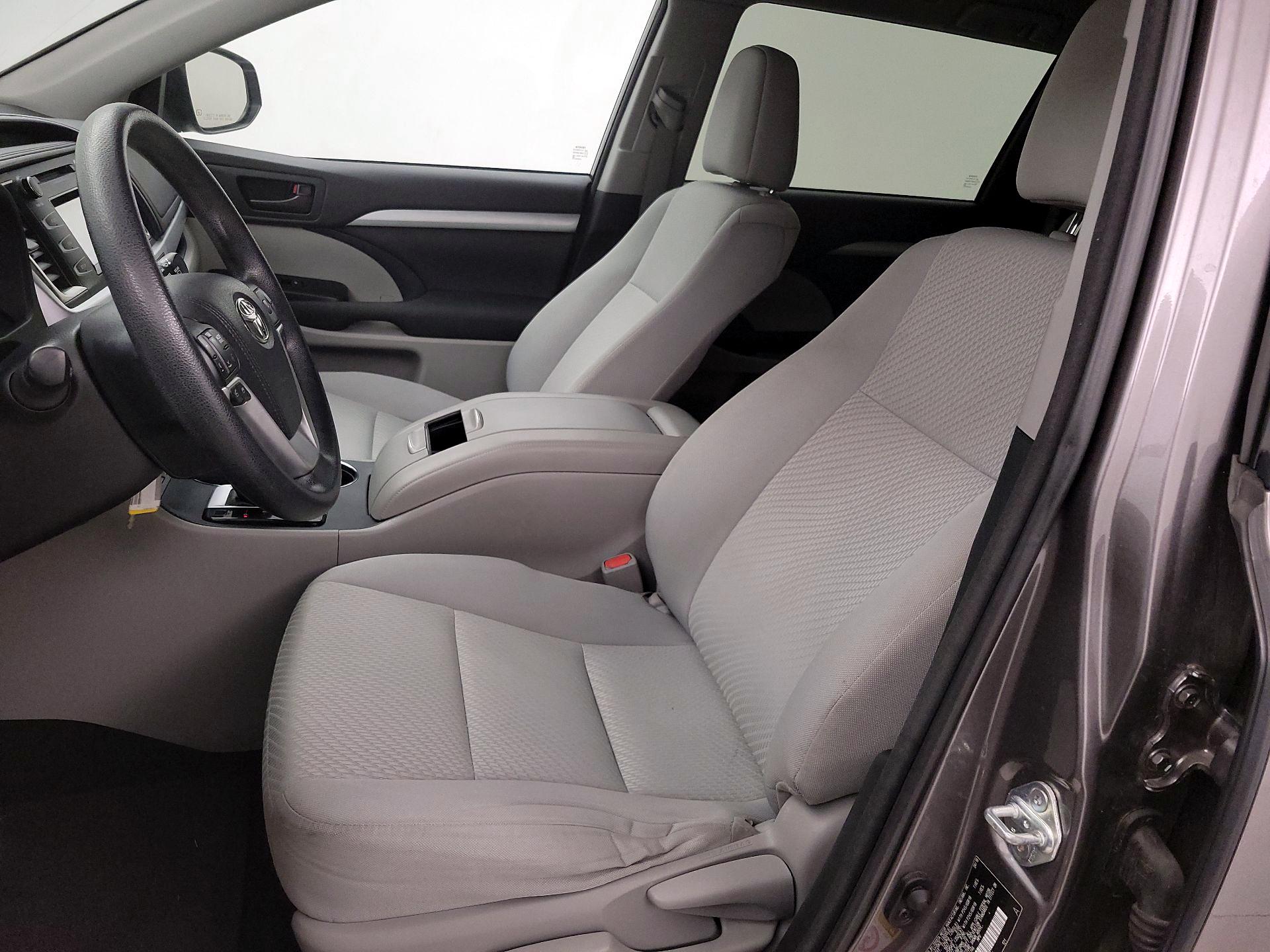 Thumbnail: 2016 Toyota Highlander - 11