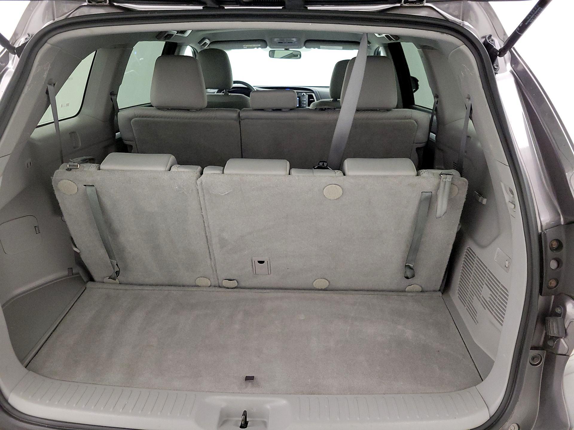Thumbnail: 2016 Toyota Highlander - 20