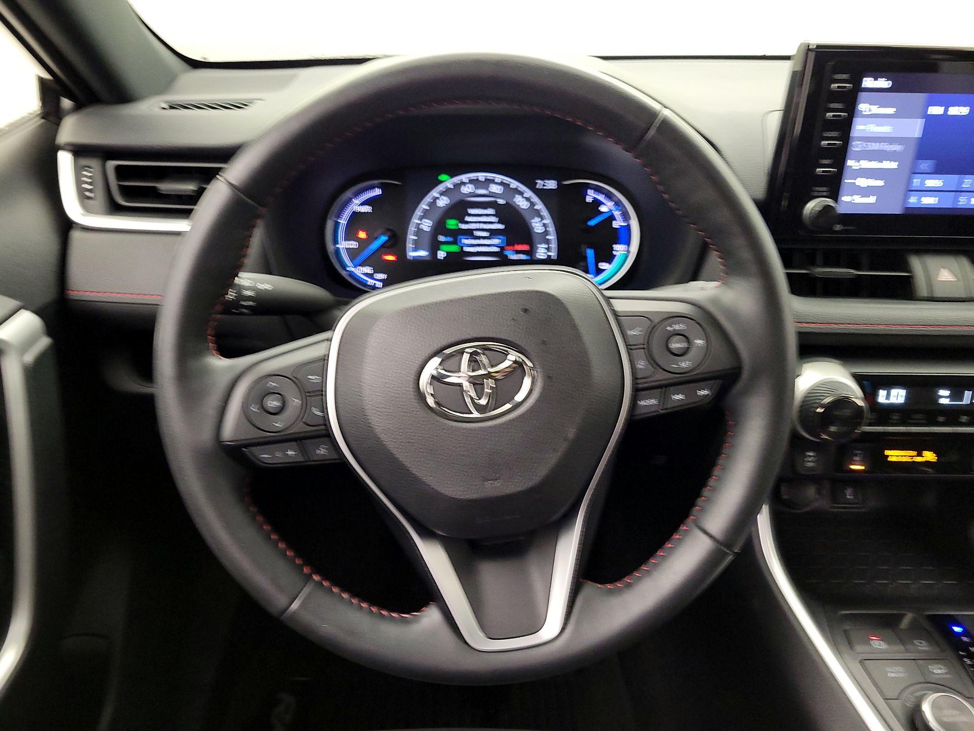 Thumbnail: 2021 Toyota RAV4 - 10