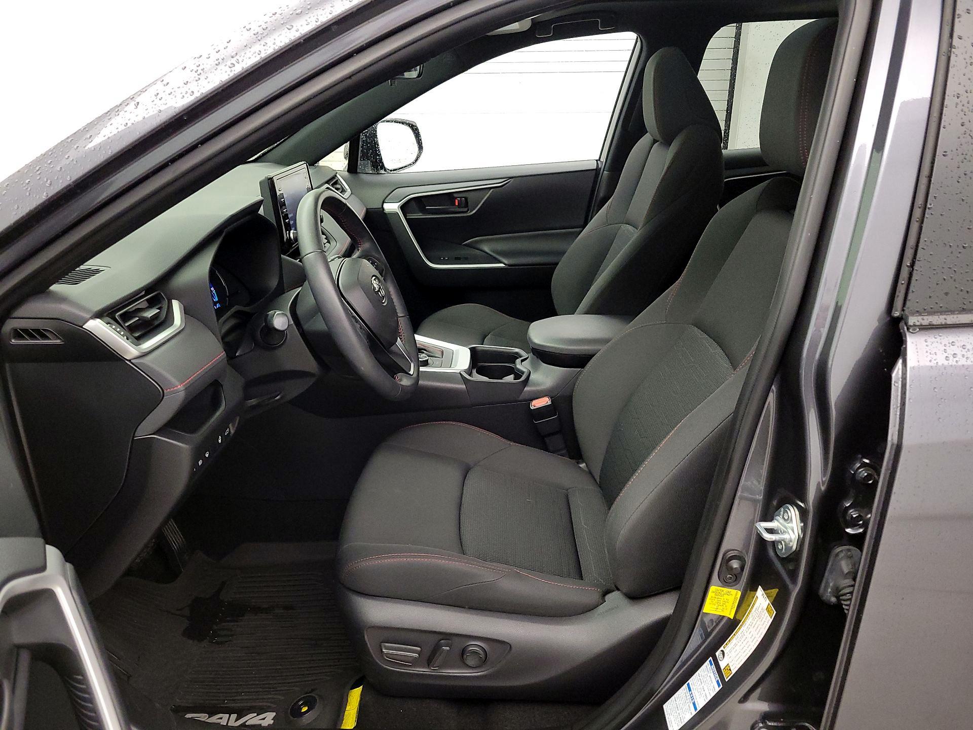 Thumbnail: 2021 Toyota RAV4 - 11