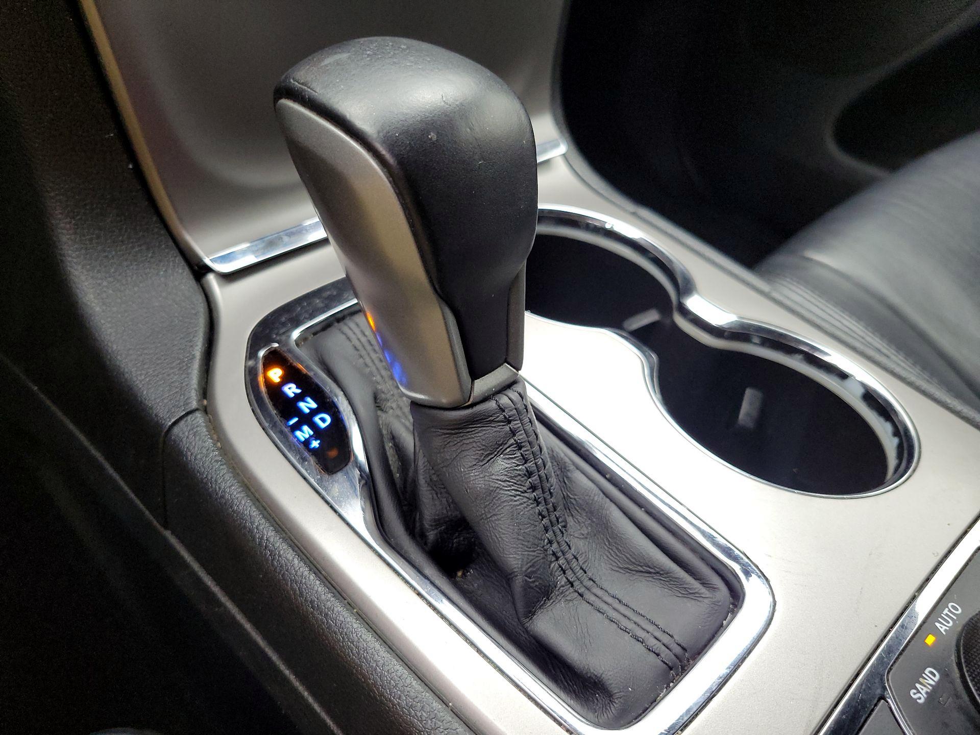 Thumbnail: 2019 Jeep Grand Cherokee - 18