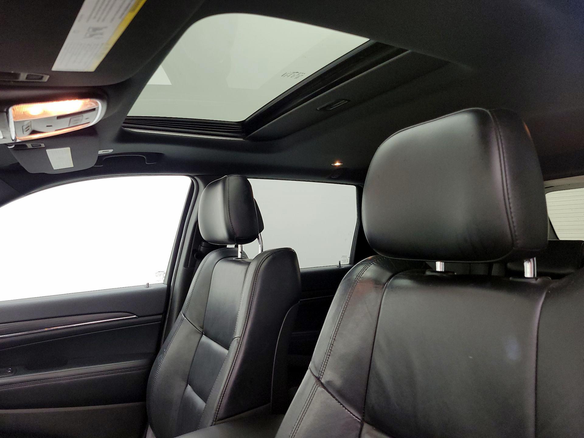 Thumbnail: 2019 Jeep Grand Cherokee - 20