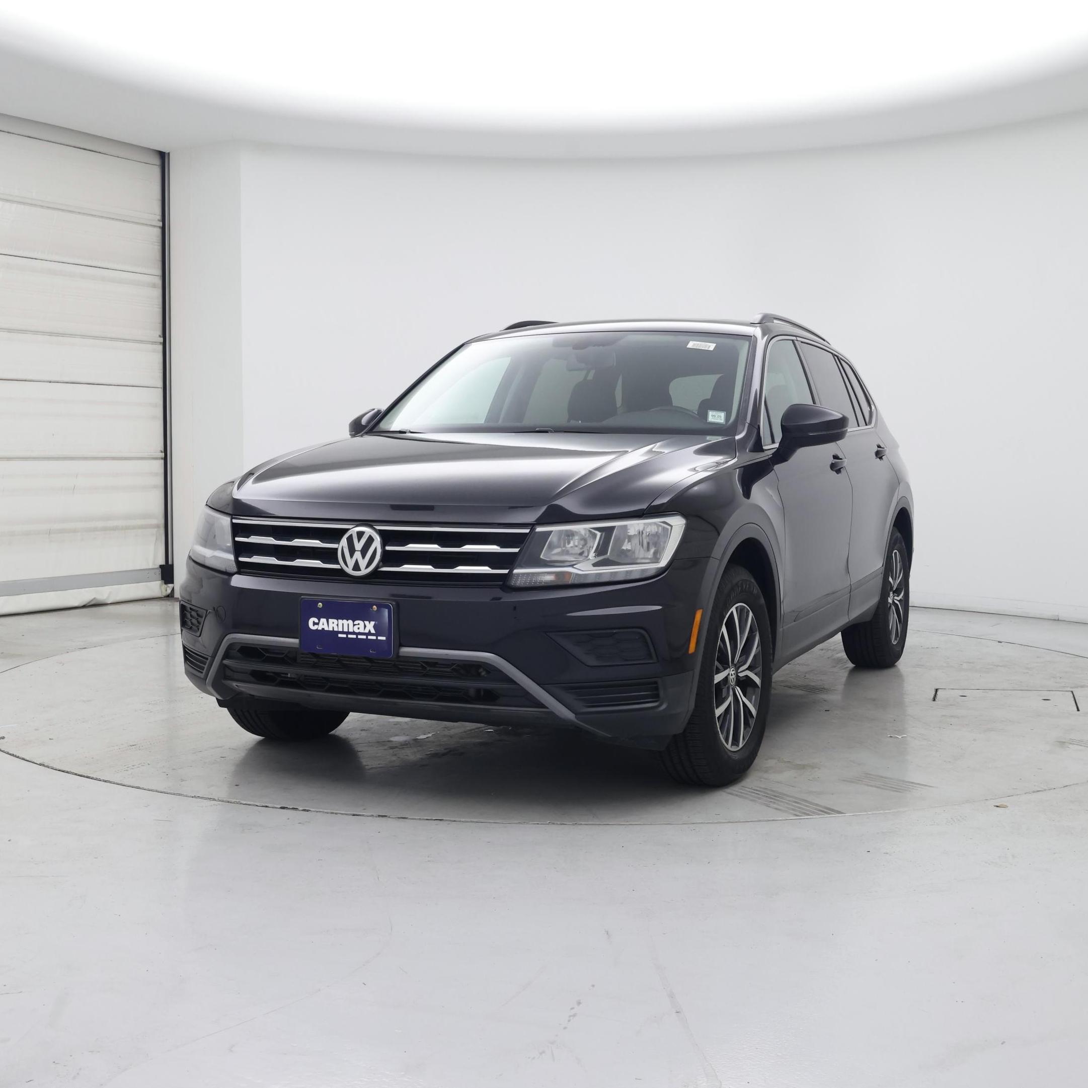 Thumbnail: 2019 Volkswagen Tiguan - 4