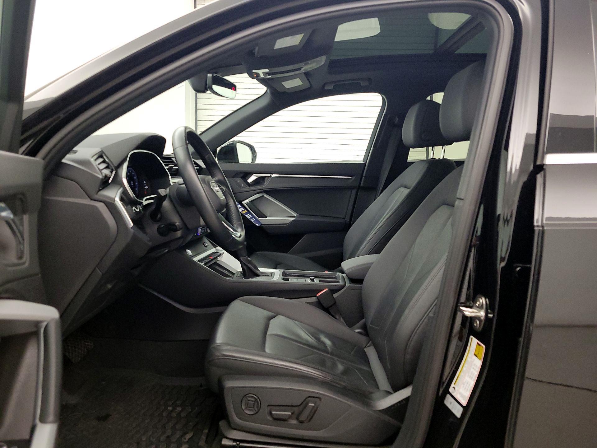 Thumbnail: 2020 Audi Q3 - 11