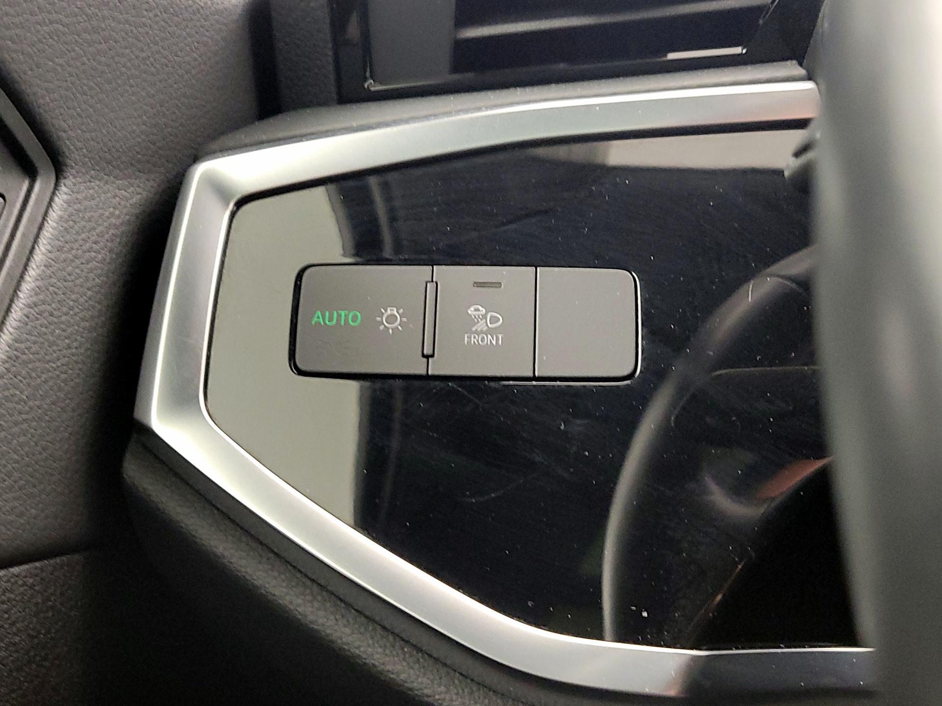 Thumbnail: 2020 Audi Q3 - 13