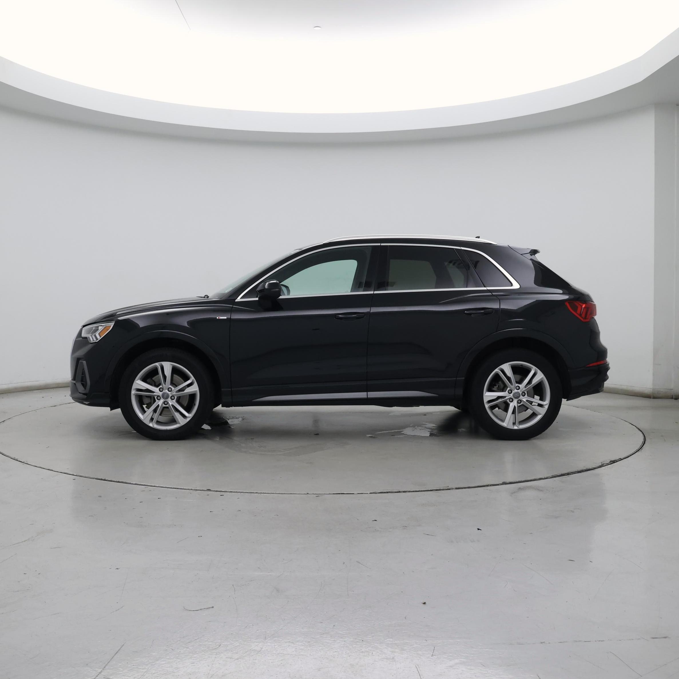 Thumbnail: 2020 Audi Q3 - 3