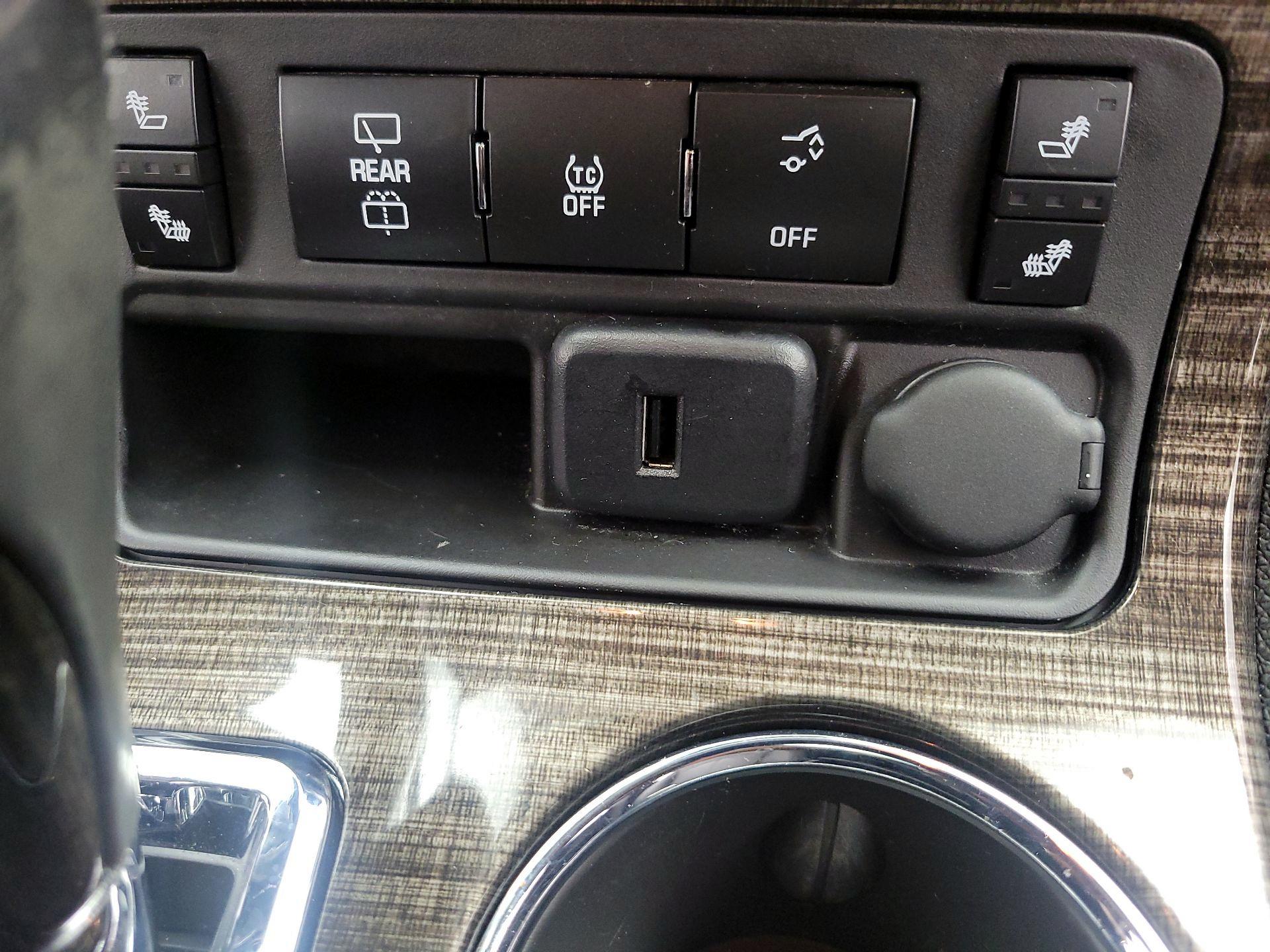 Thumbnail: 2017 GMC Acadia - 18
